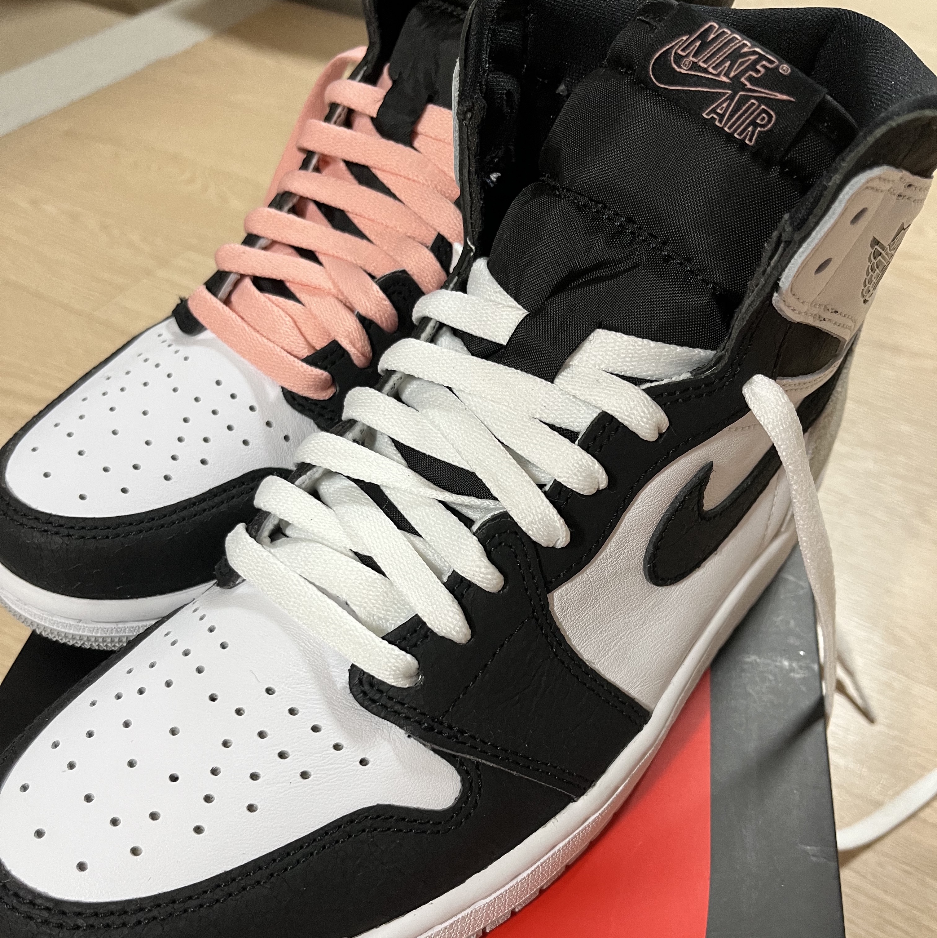 Jordan 1 Retro High OG Bleached Coral 착용 스타일