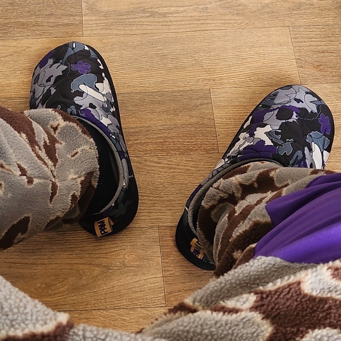 Puma x P.A.M Puffy Sandal Black Heliotrope 착용 스타일 - 3