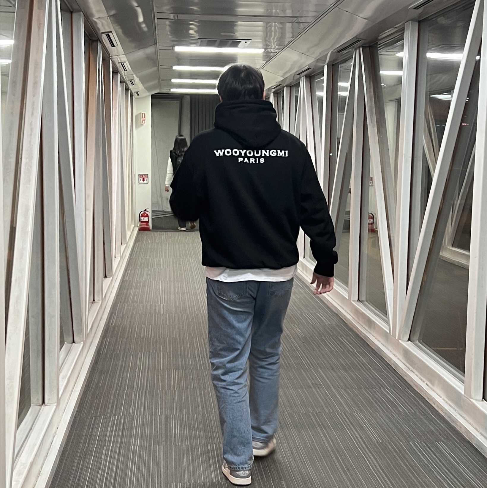 Wooyoungmi Cotton White Back Logo Hoodie Black - 22FW, Jordan 1 Low Stealth and White 착용 스타일 - 1