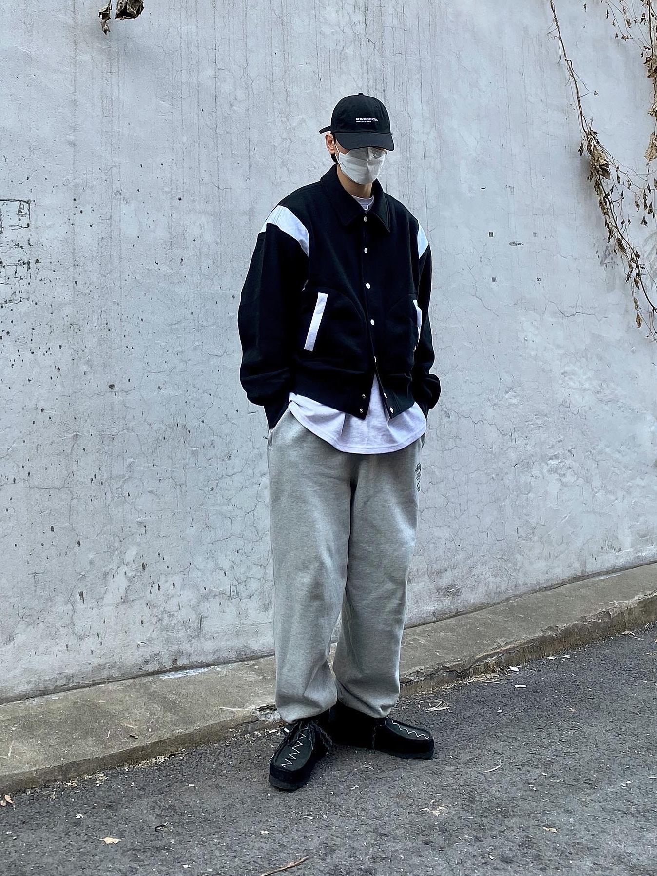 Clarks x Neighborhood Wallabee Boots GTX Black Combi Suede, Nike x Stussy NRG ZR Fleece Pants Heather Grey - US/EU 착용 스타일 - 2
