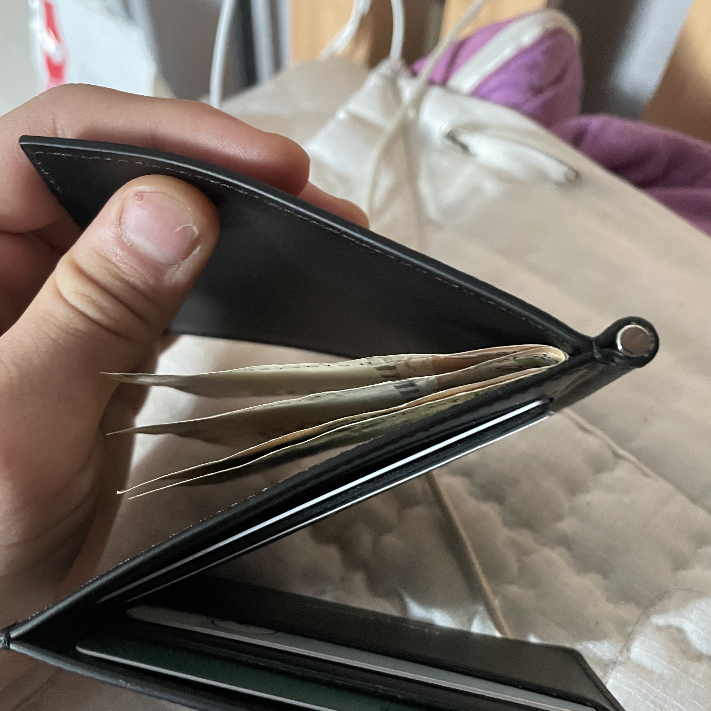Maison Margiela Tri-Fold Money Clip Wallet Black 착용 스타일 - 2