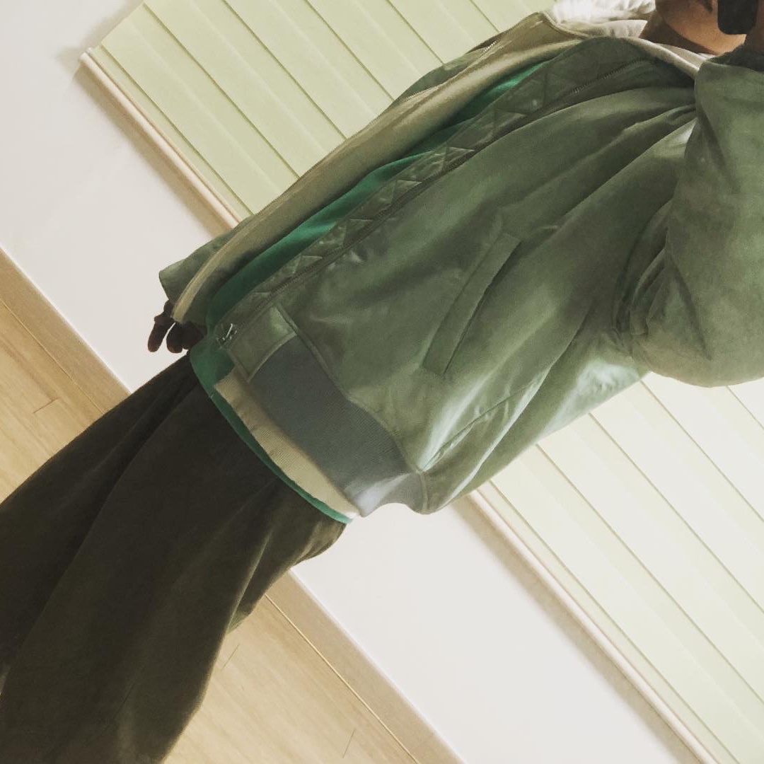 Stussy Dyed Nylon Bomber Stone 착용 스타일 - 1