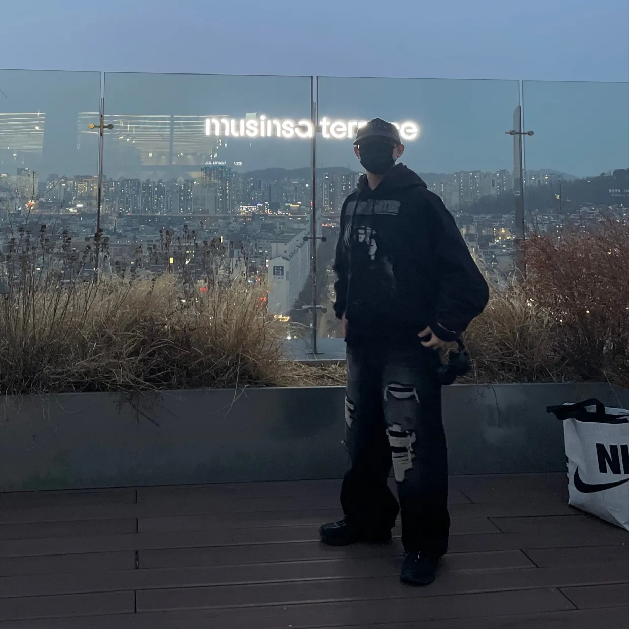 Nike x A-Cold-Wall Zoom Vomero 5 Black, Project G/R Mind Slaughter Vintage Washeed Hoodie Black 착용 스타일 - 3