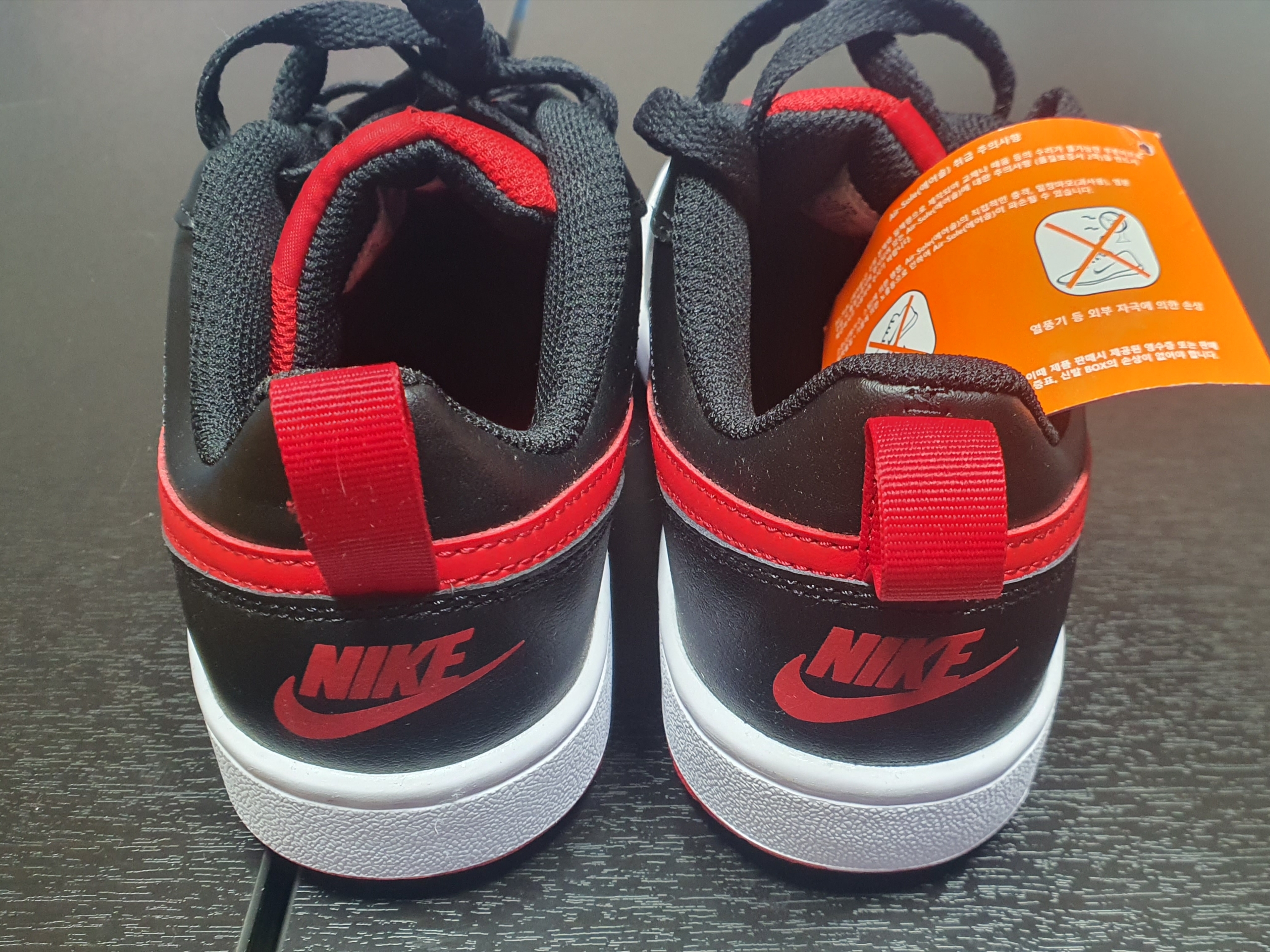 (GS) Nike Court Borough Low 2 Black University Red  착용 스타일 - 3