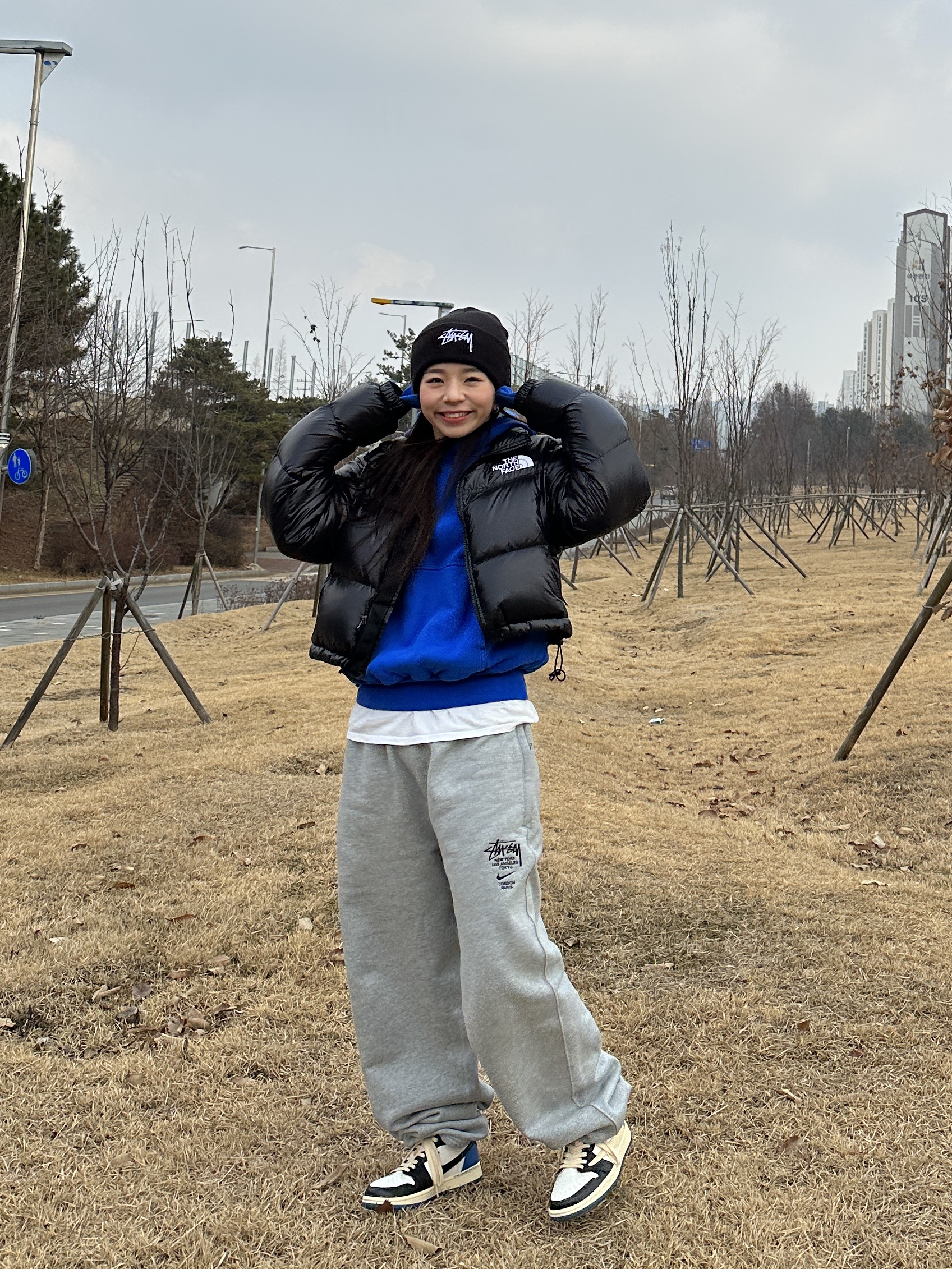 Nike x Stussy Cuff Beanie, (W) The North Face Nuptse Short Jacket TNF Black 착용 스타일 - 2