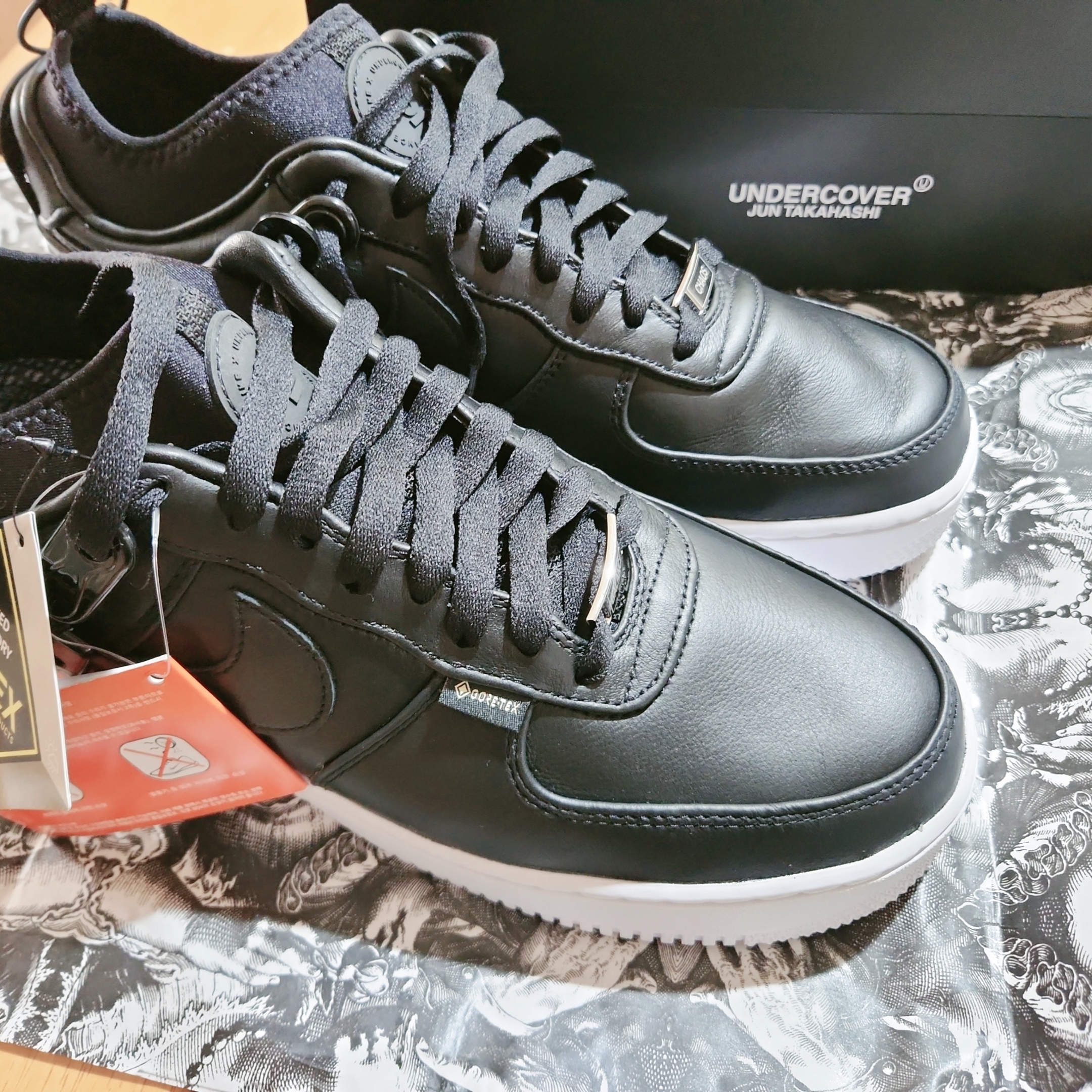 Nike x Undercover Air Force 1 Low SP Black 착용 스타일 - 1