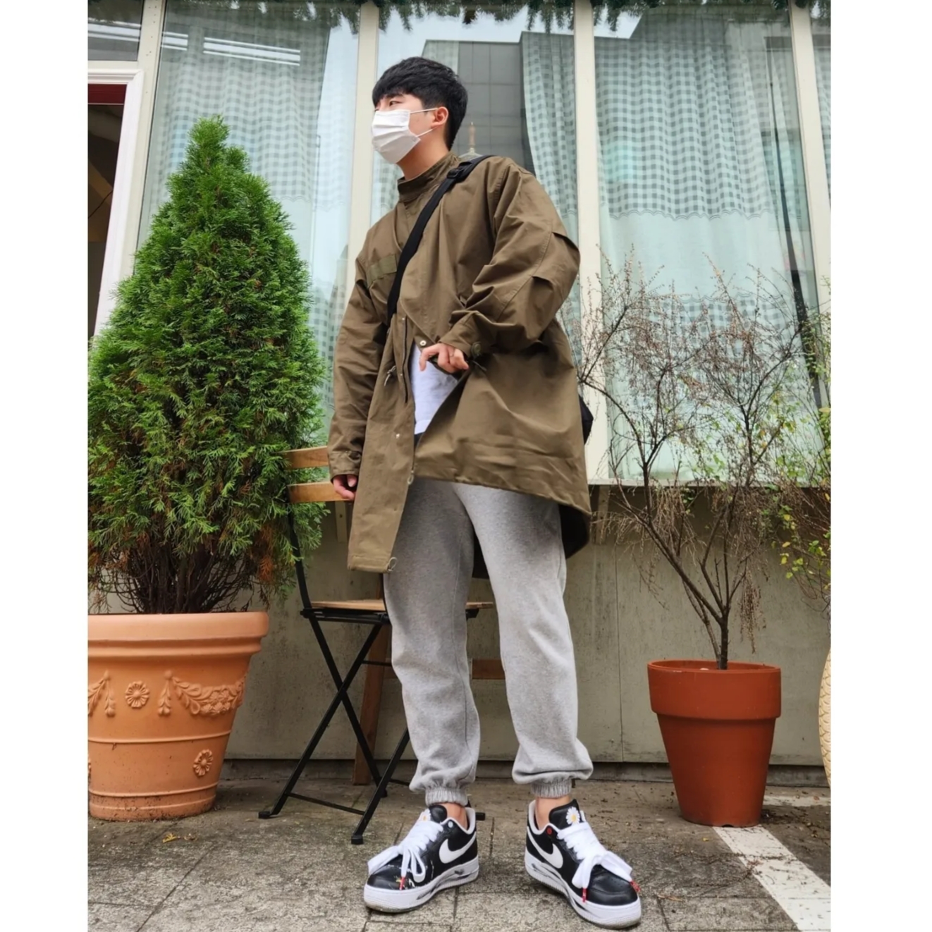 Nike x Peaceminusone Air Force 1 Low Para-Noise 착용 스타일