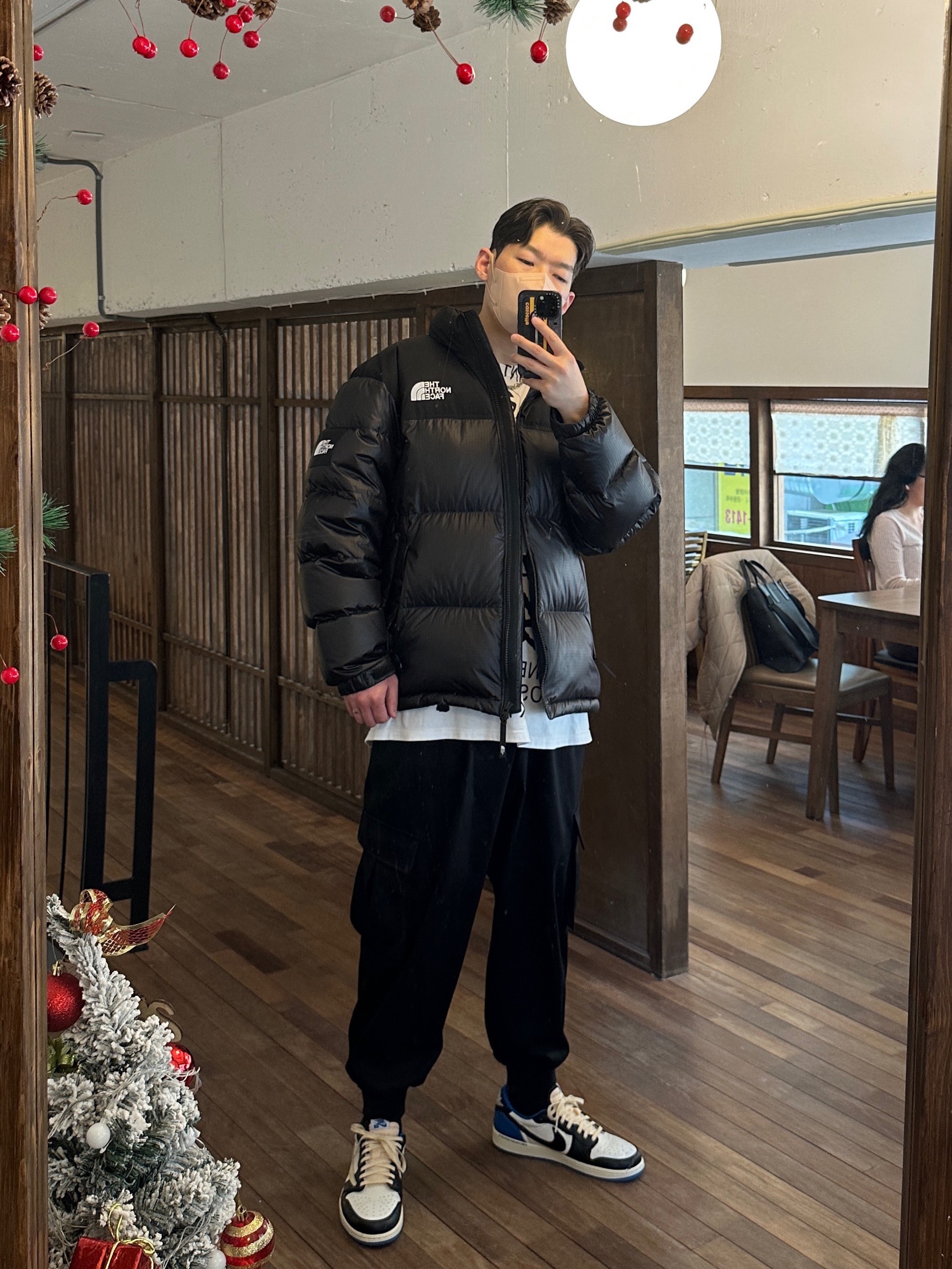 Jordan 1 x Travis Scott x Fragment Retro Low OG SP Military Blue 착용 스타일