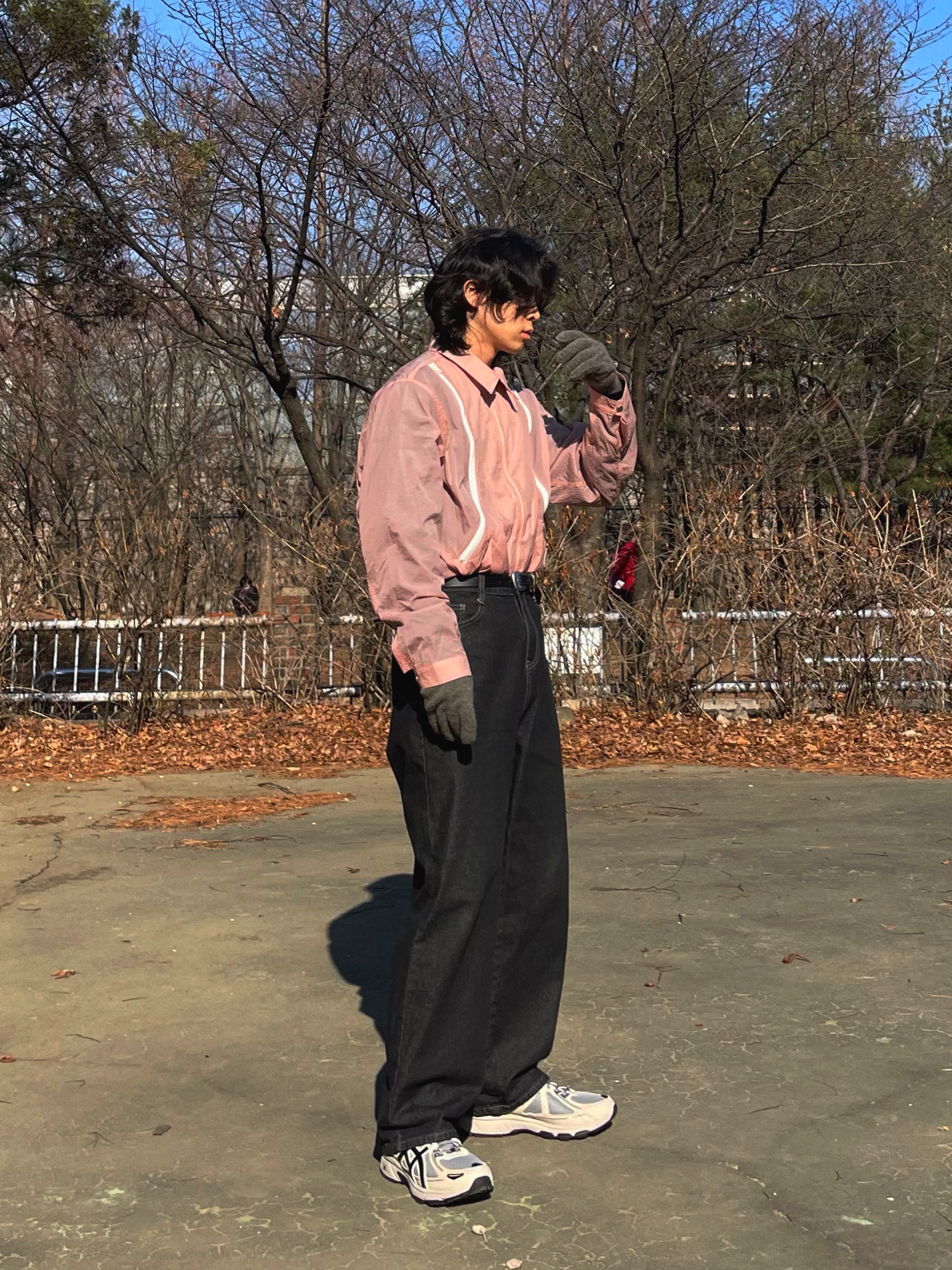 The Museum Visitor Art Love Curved Zipper Windbreaker Pink, Asics Gel-Venture 6 Feather Grey Black 착용 스타일 - 1