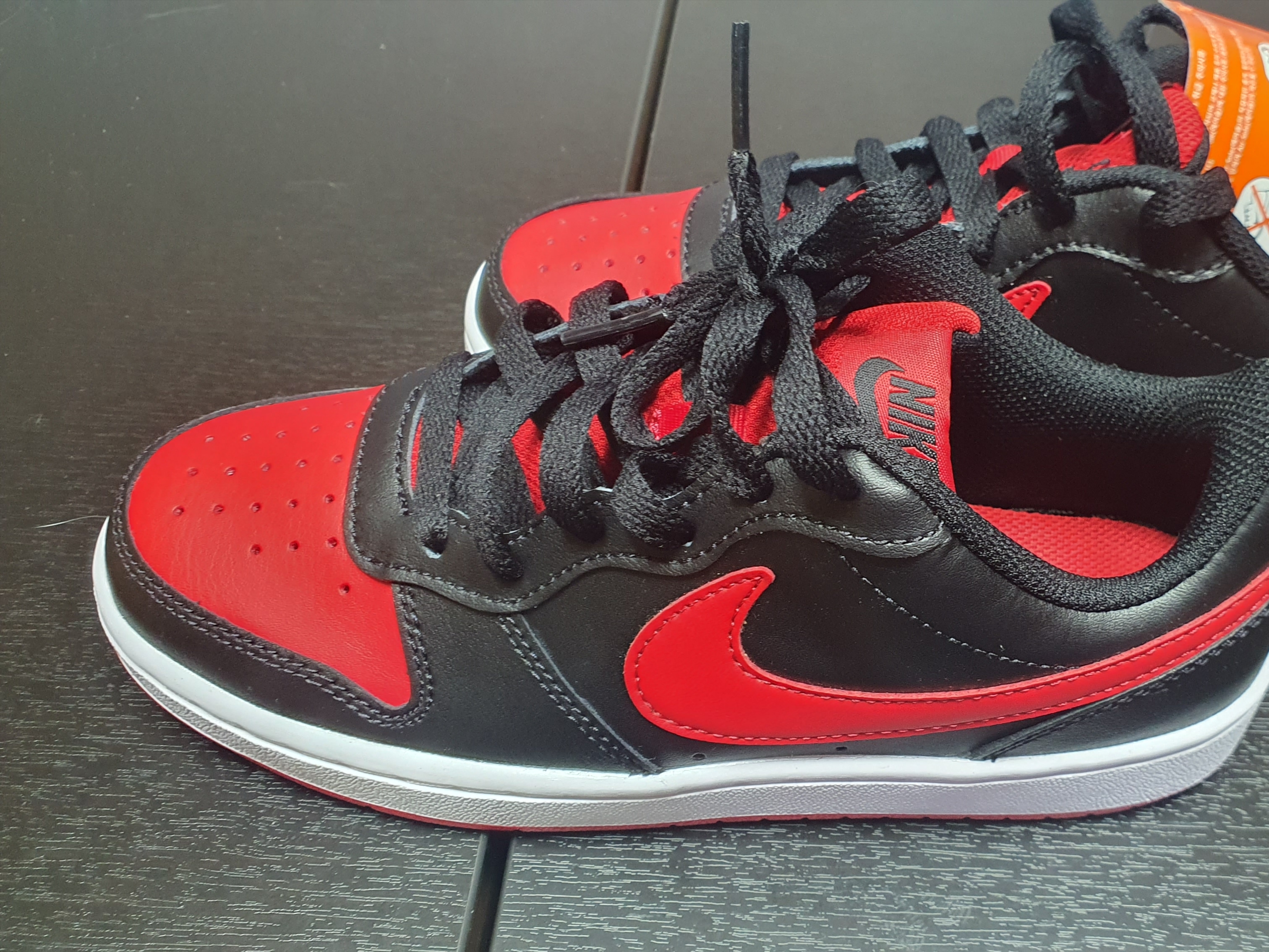 (GS) Nike Court Borough Low 2 Black University Red  착용 스타일 - 1