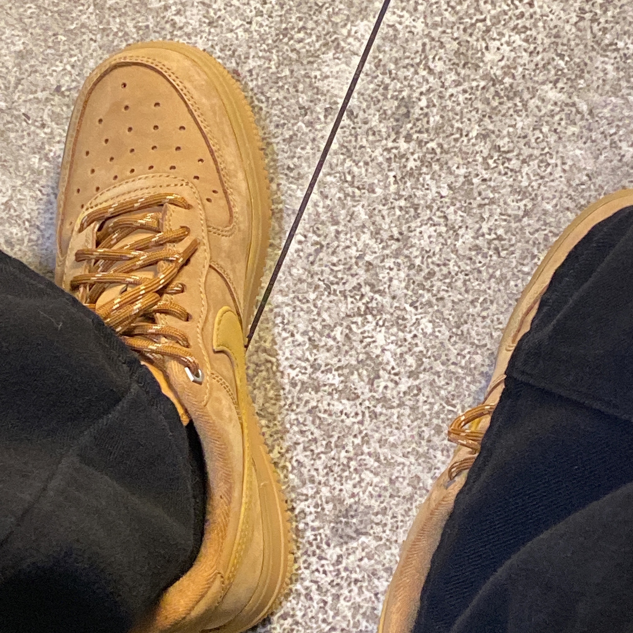 Nike Air Force 1 '07 WB Flax 착용 스타일