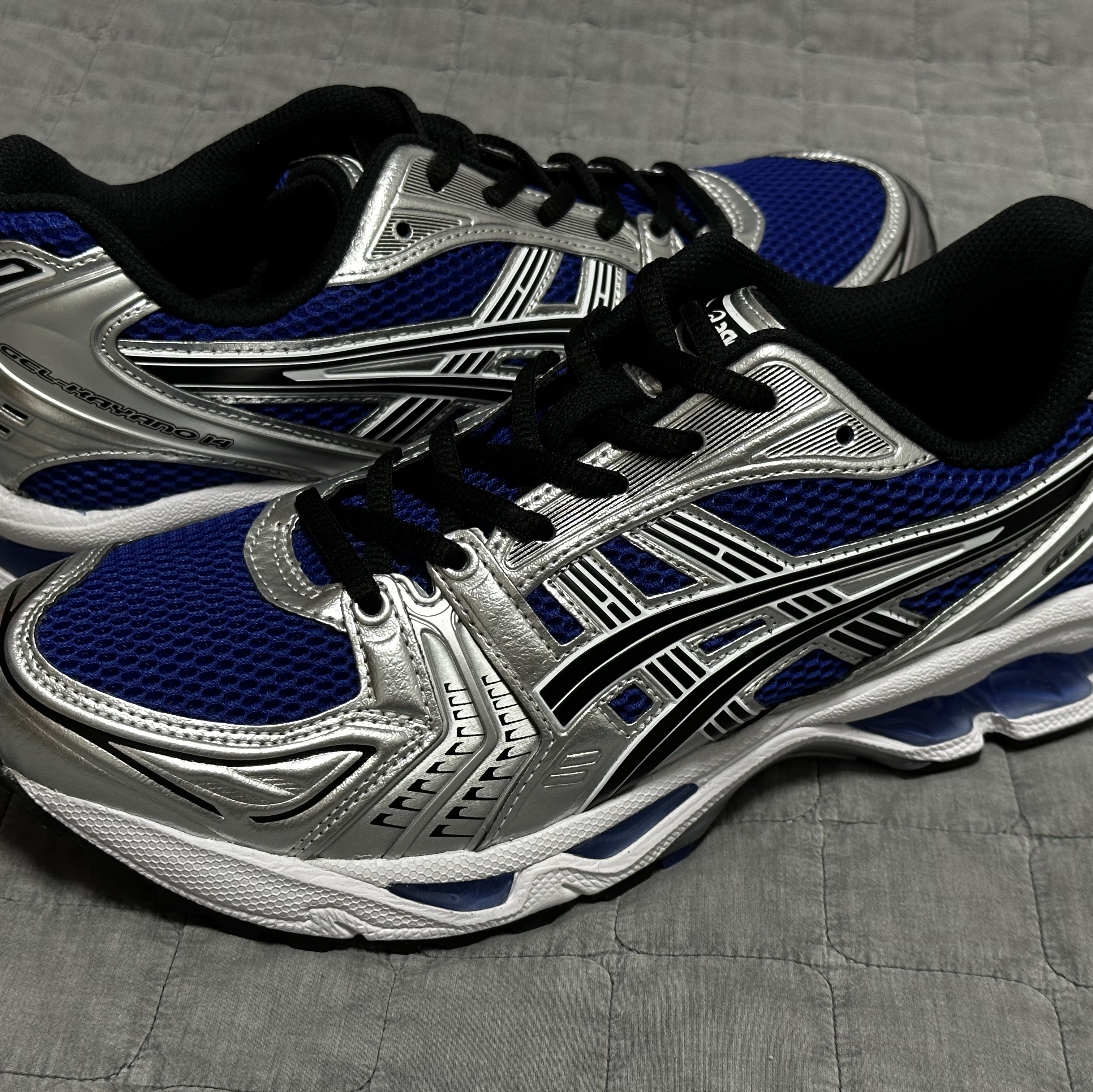 Asics Gel-Kayano 14 Monaco Blue Black 착용 스타일