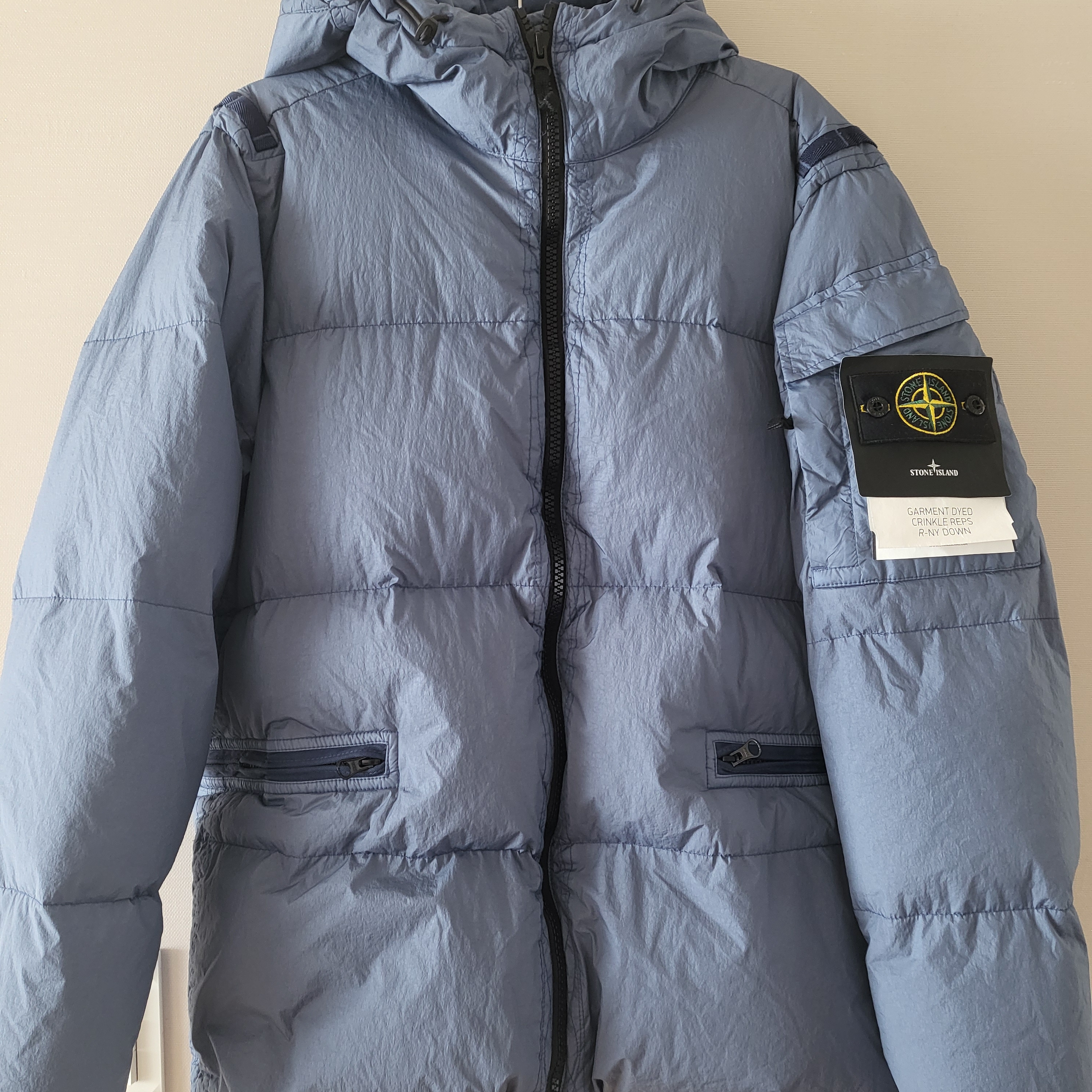 Stone Island 40223 Garment Dyed Crinkle Reps Down Jacket Avio Blue - 22FW 착용 스타일