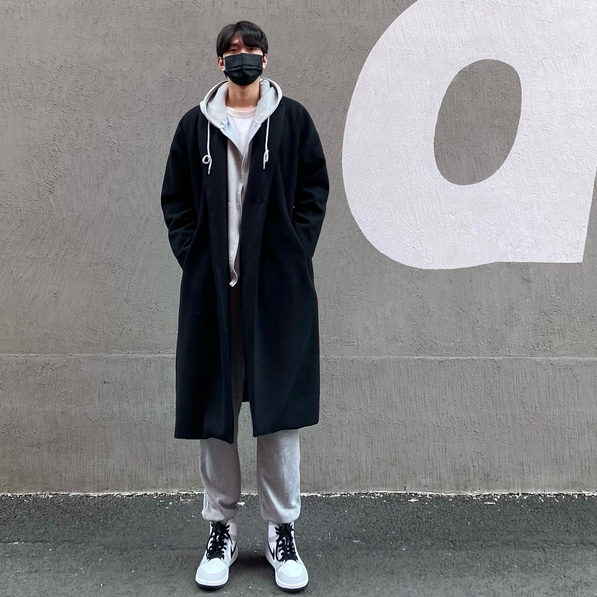 Jordan 1 Mid Light Smoke Grey 착용 스타일
