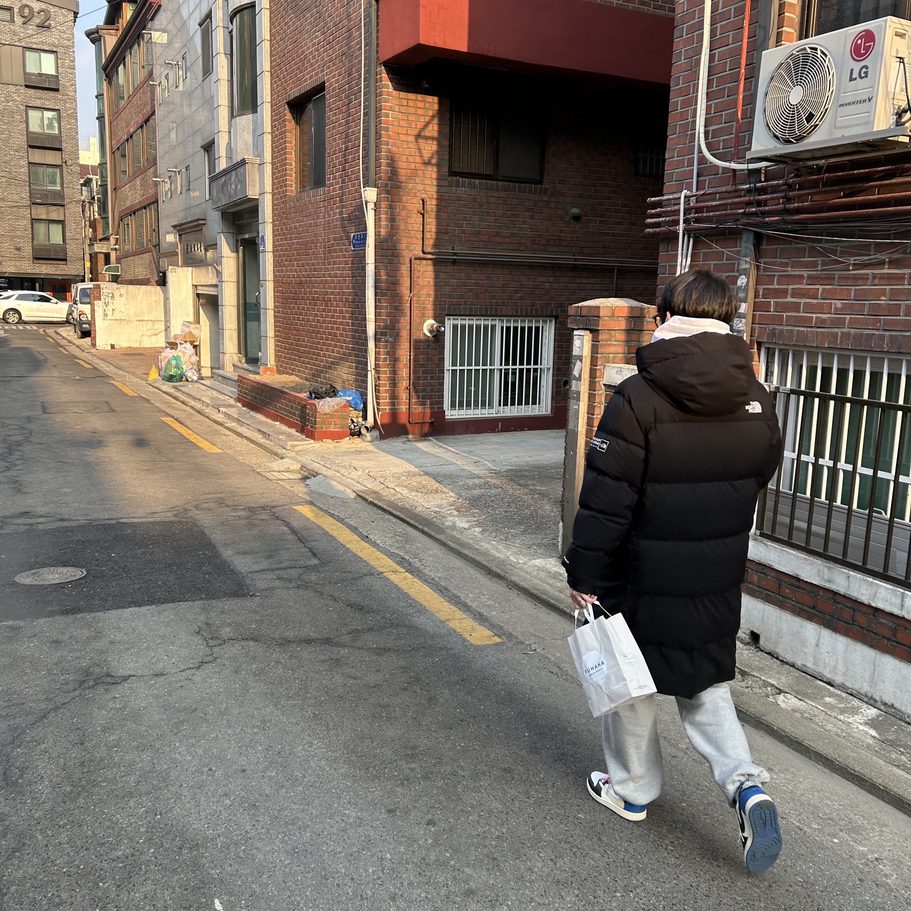 Jordan 1 x Travis Scott x Fragment Retro Low OG SP Military Blue 착용 스타일