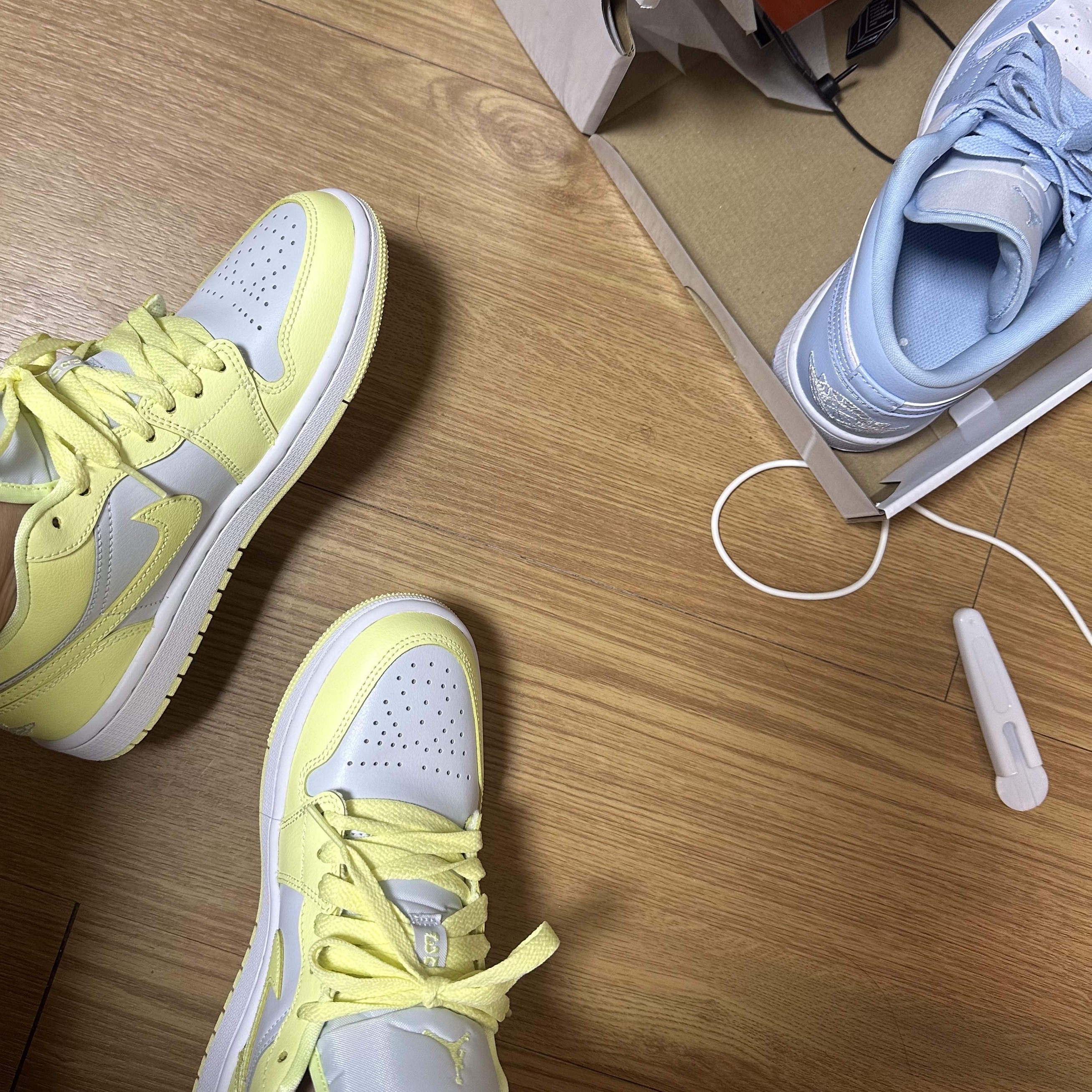 (W) Jordan 1 Low Citron Tint, (W) Jordan 1 Low White Ice Blue 착용 스타일