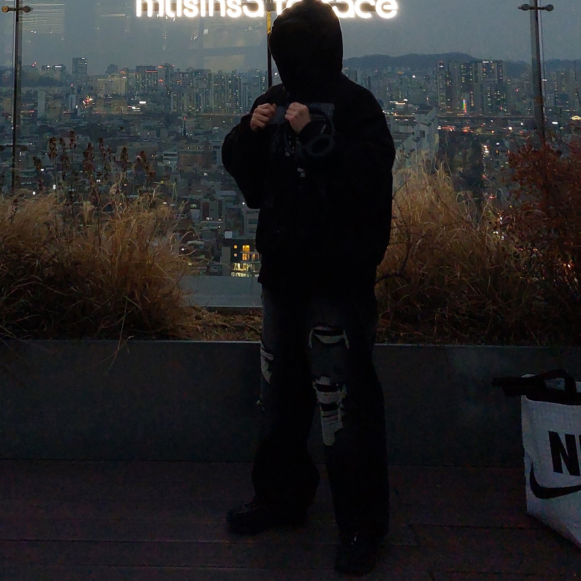 Nike x A-Cold-Wall Zoom Vomero 5 Black, Project G/R Mind Slaughter Vintage Washeed Hoodie Black 착용 스타일 - 2
