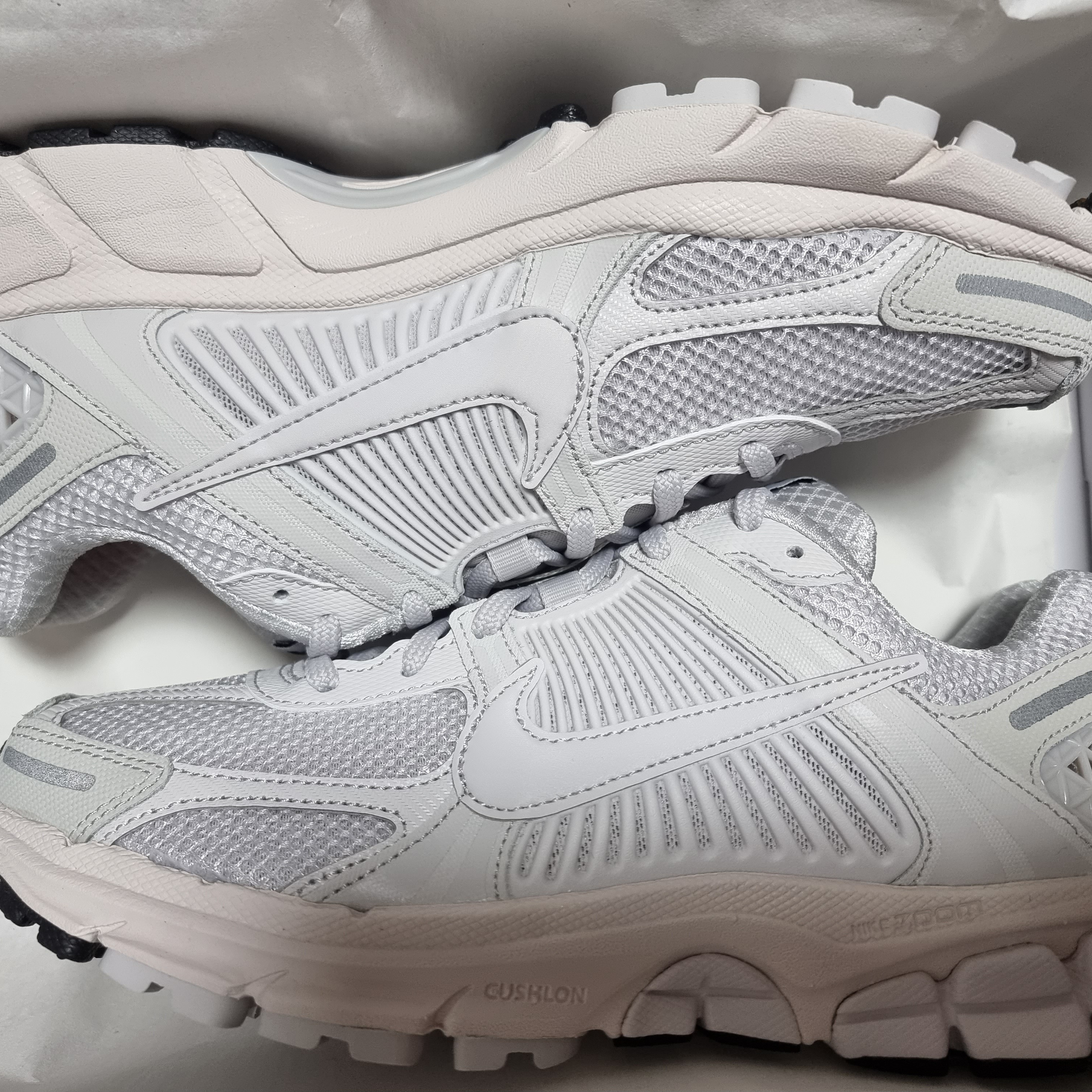Nike Zoom Vomero 5 SP Vast Grey 2023 착용 스타일 - 2