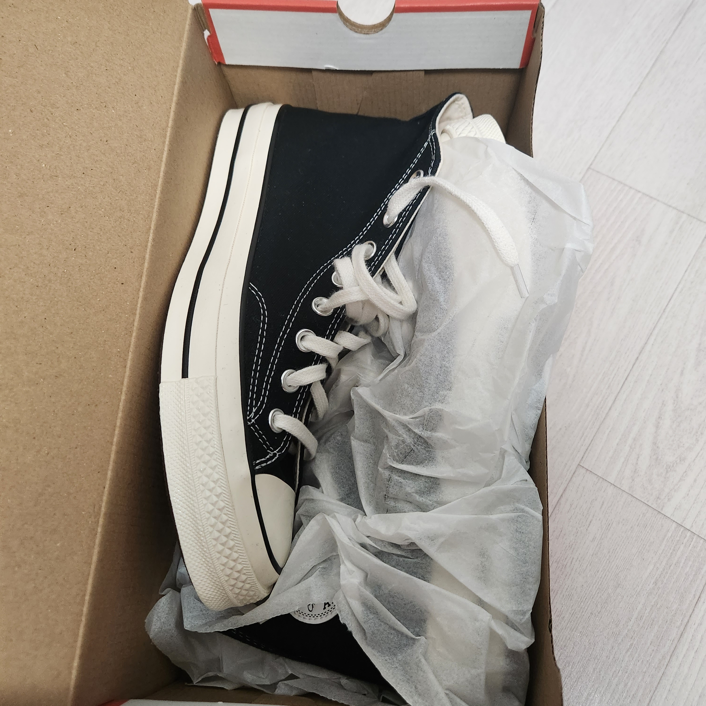 Converse x Ader Error Chuck 70 High White 착용 스타일 - 3