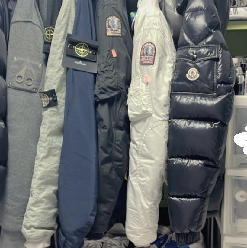 Moncler Maya Short Down Jacket Black - 22FW 착용 스타일