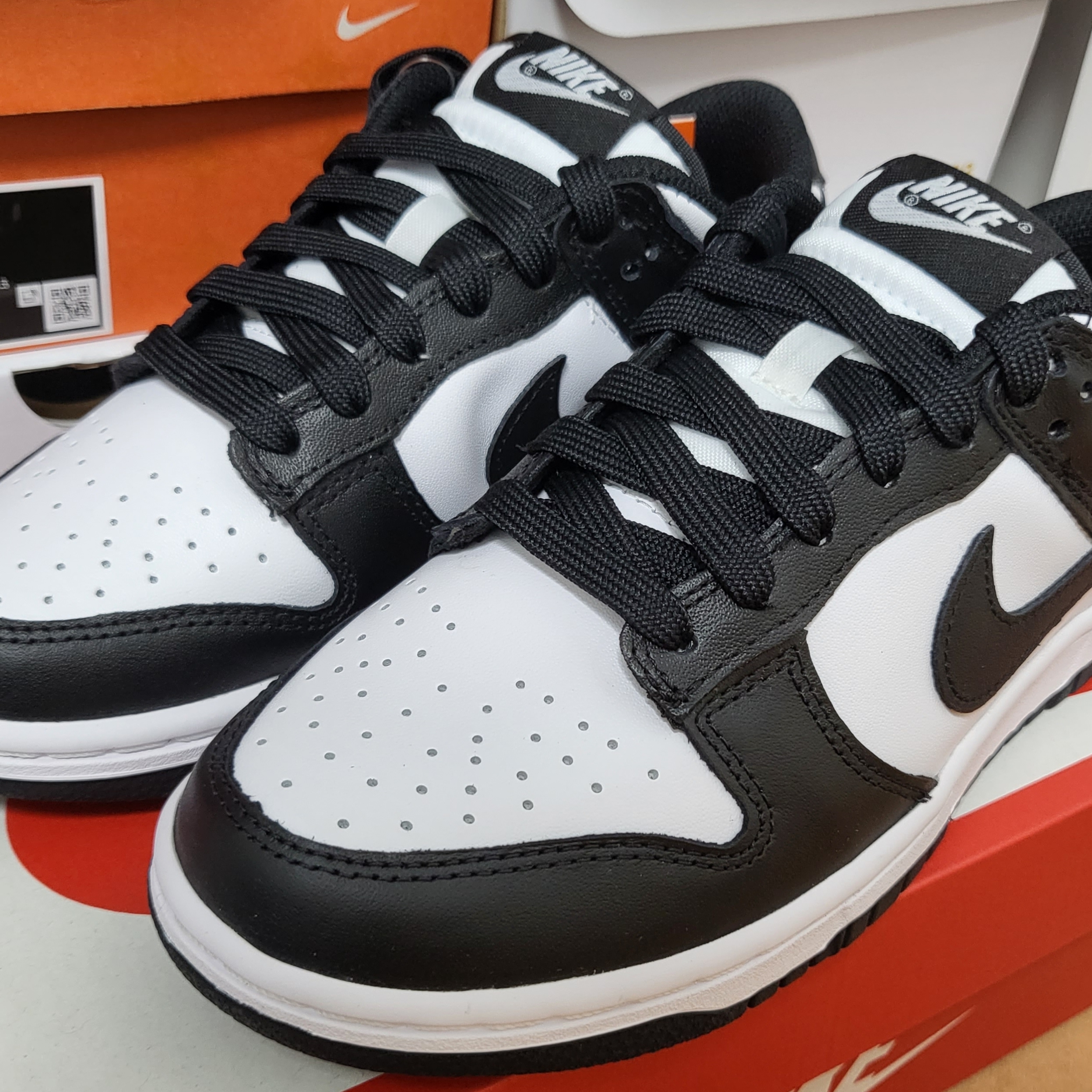 (W) Nike Dunk Low Black 착용 스타일
