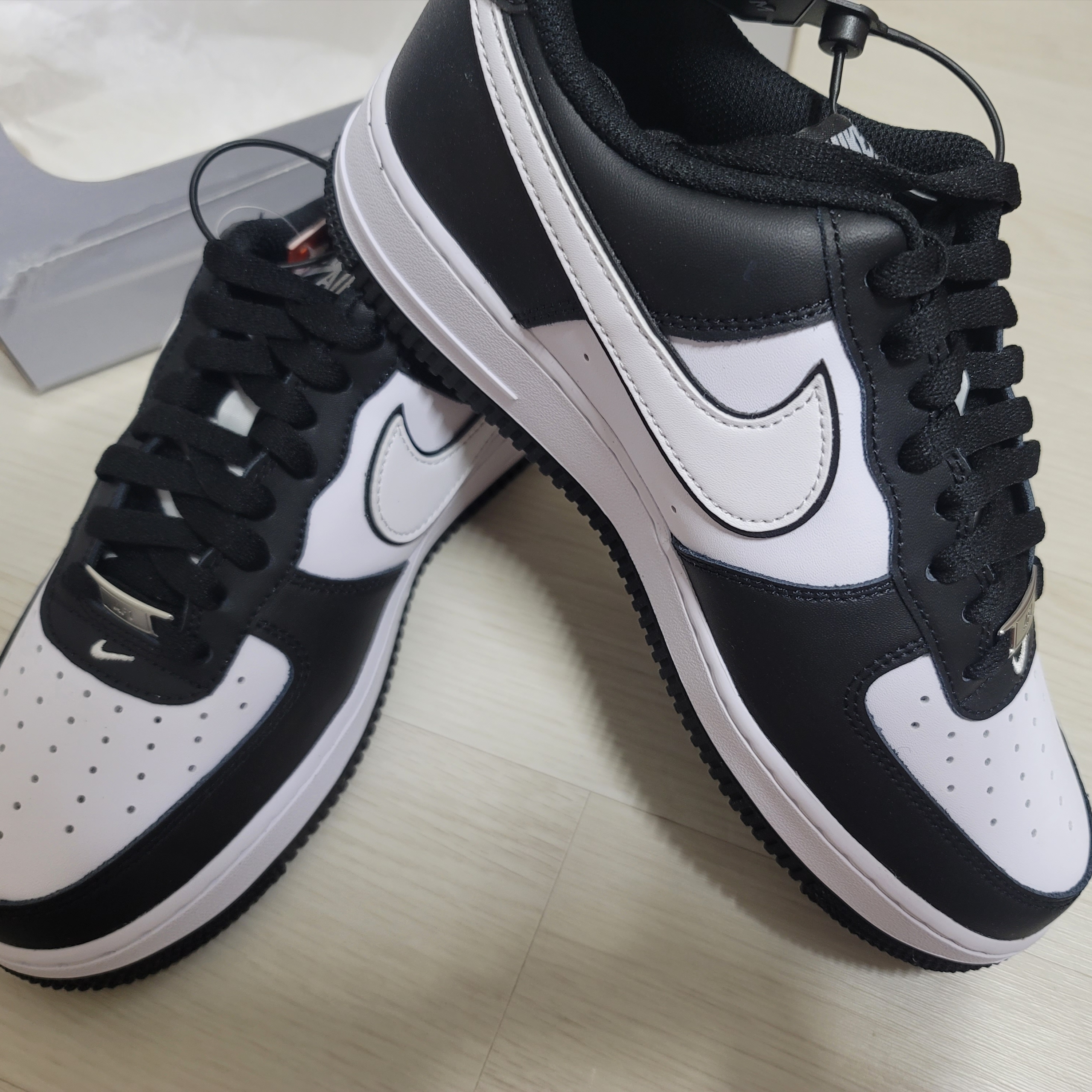Nike Air Force 1 '07 Black White 착용 스타일