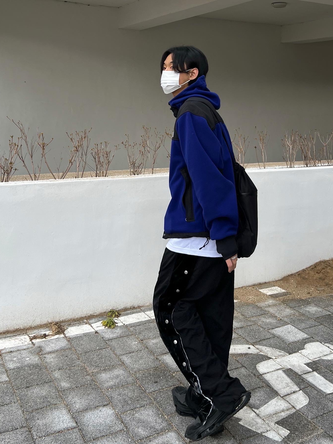 Nike x Matthew M Williams Zoom 004 Triple Black 착용 스타일 - 2