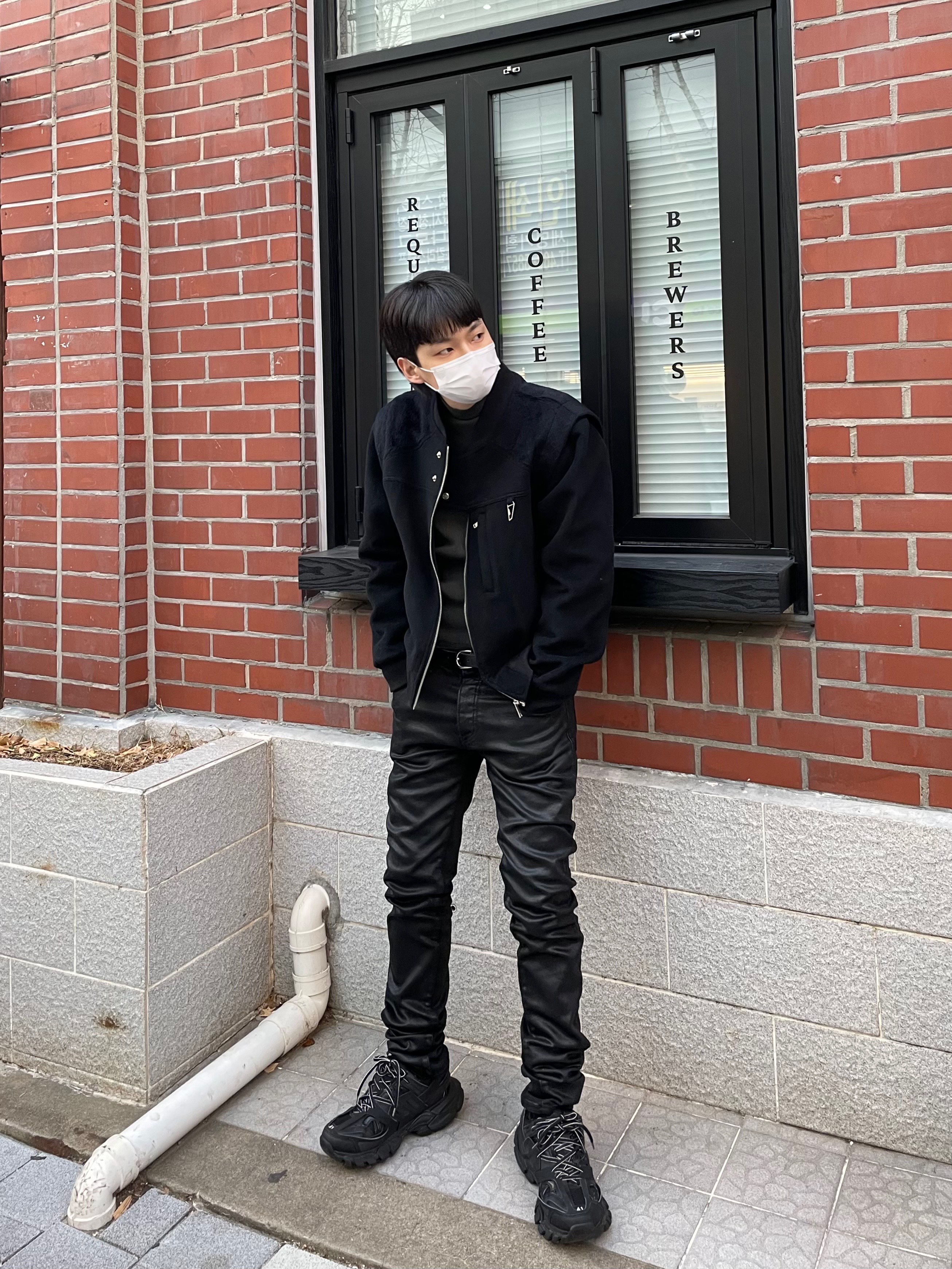 Undermycar Gaudin Alpaca Shoulder Wool Blouson Moonless Night - 22SS, Undermycar Black Mamba Slim Fit Red Stitch Wax Coating Jeans Rumba Red - 22FW 착용 스타일