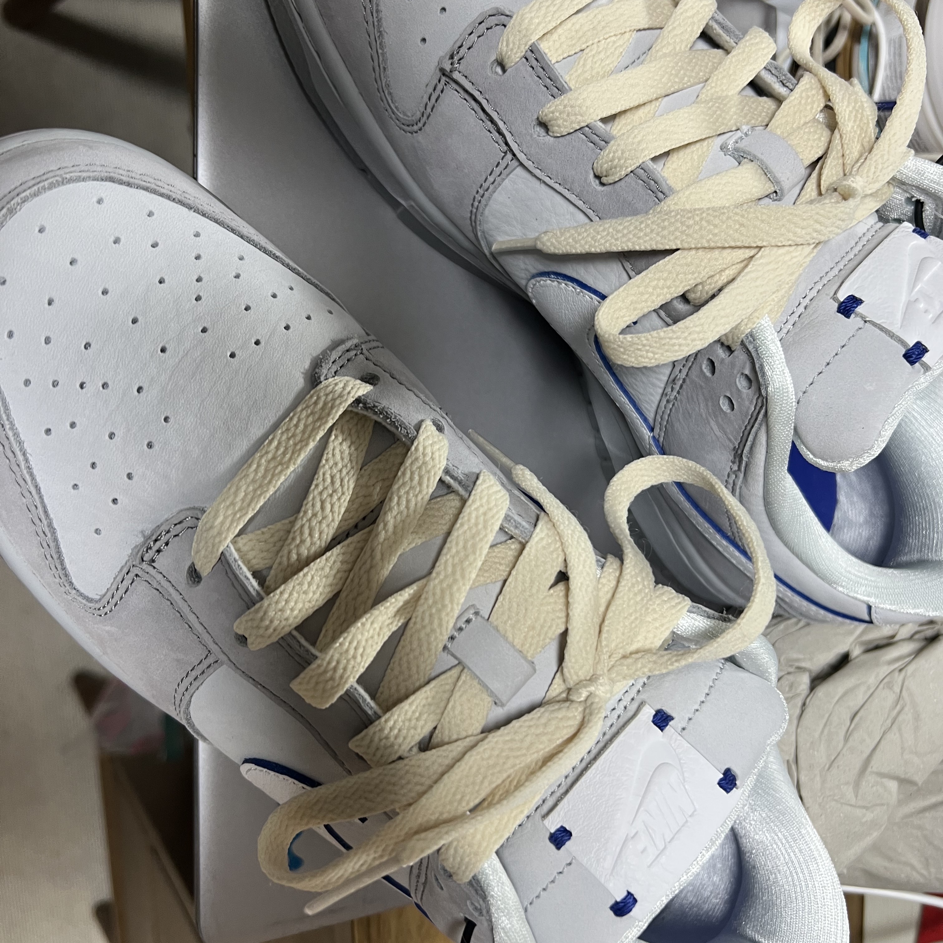 Nike Dunk Low Wolf Grey and Pure Platinum 착용 스타일