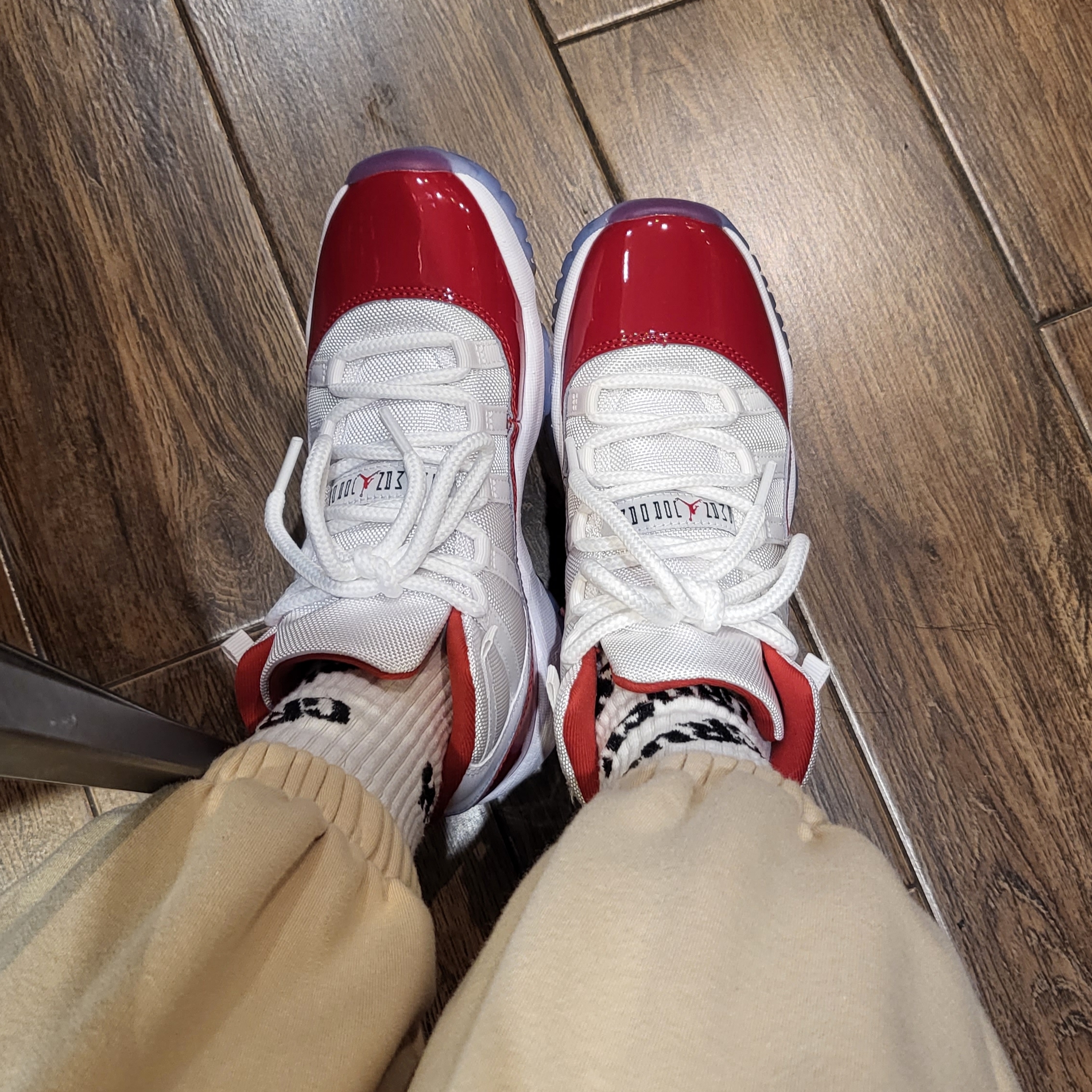 (GS) Jordan 11 Retro Varsity Red 착용 스타일 - 2