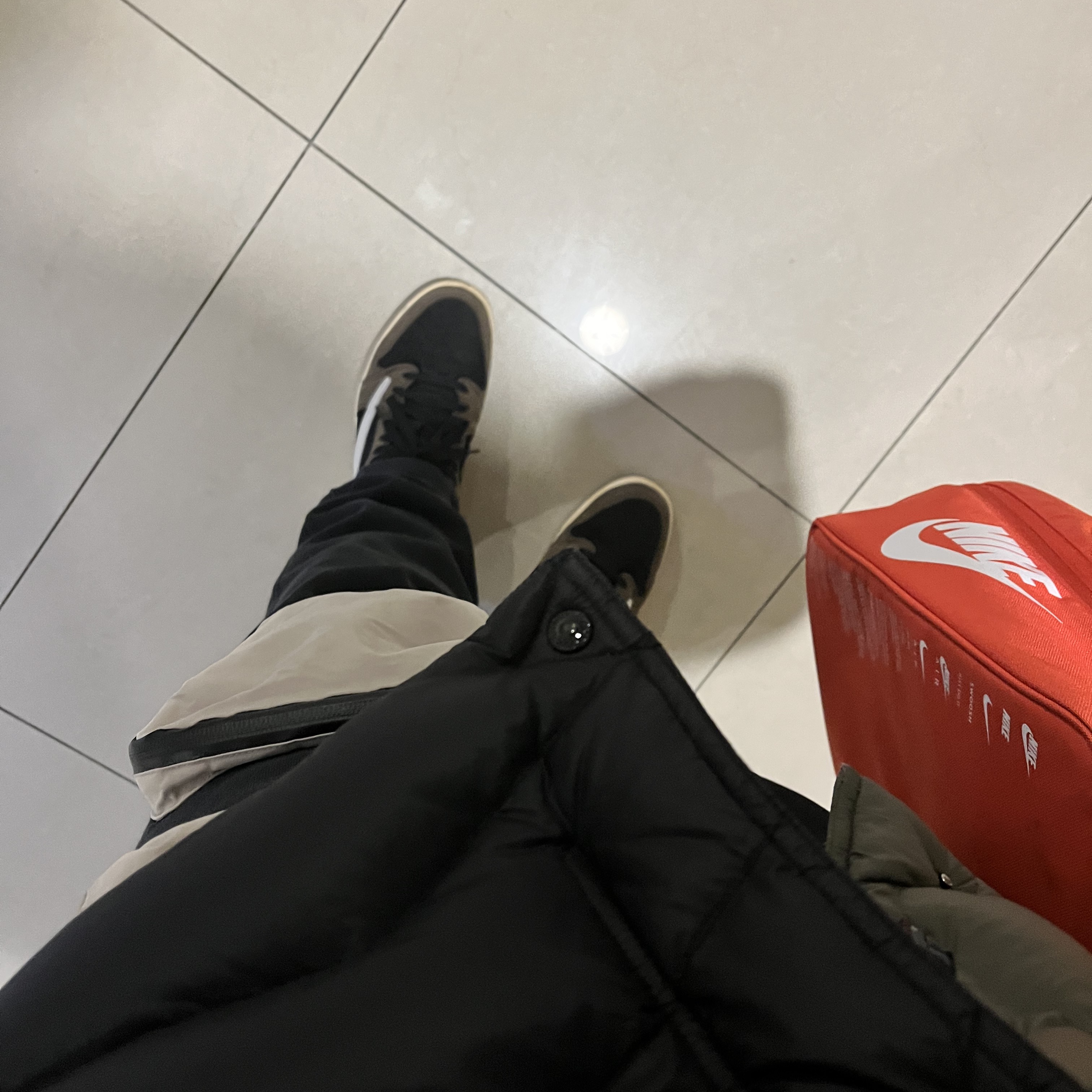 Jordan 1 x Travis Scott Retro Low OG SP Mocha 착용 스타일