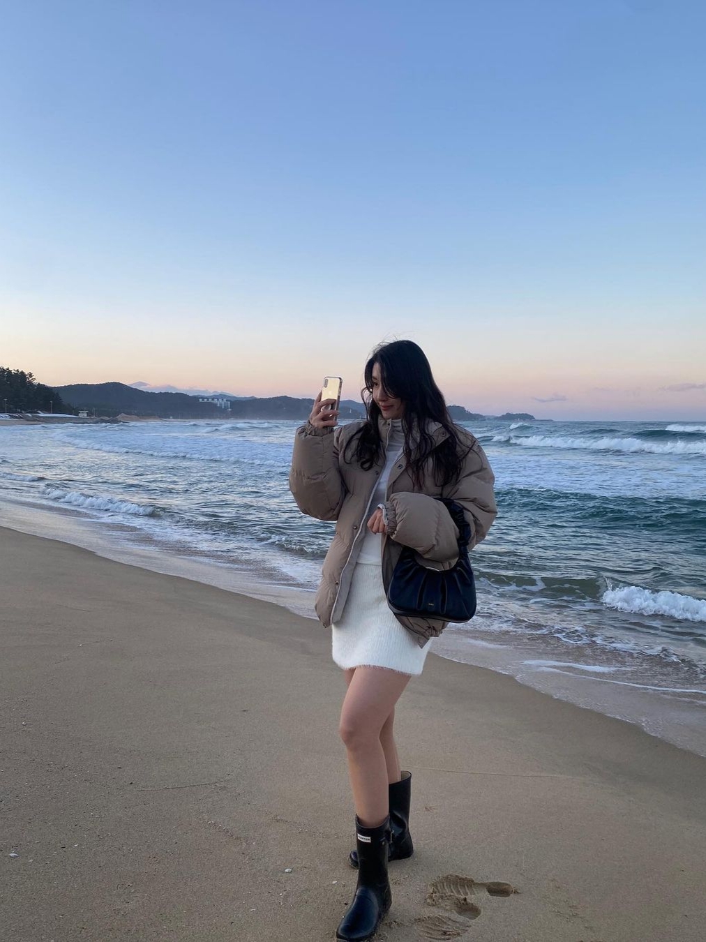 Hunter Women Original Short Rainboots Black 착용 스타일 - 1