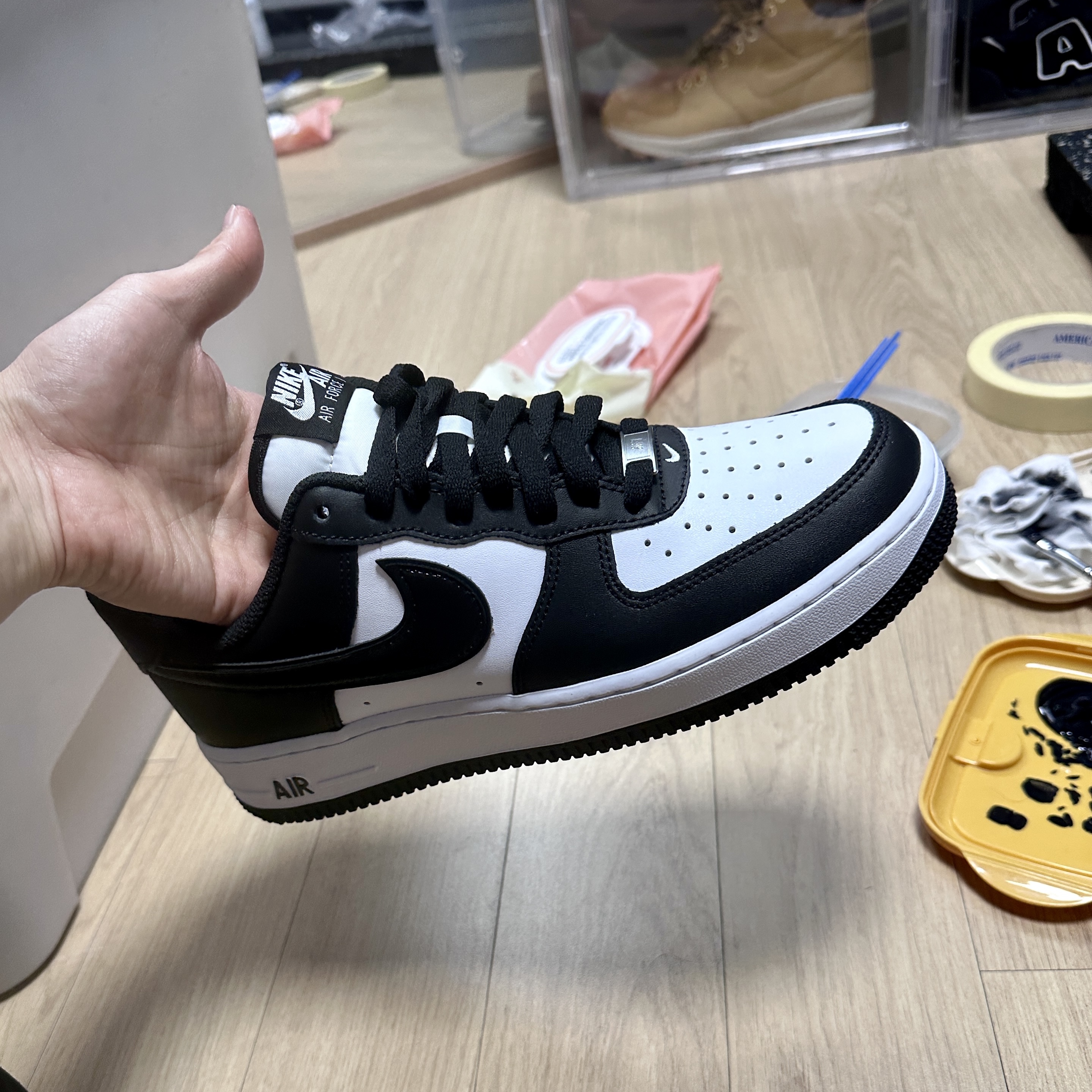 Nike Air Force 1 '07 Black White 착용 스타일 - 2