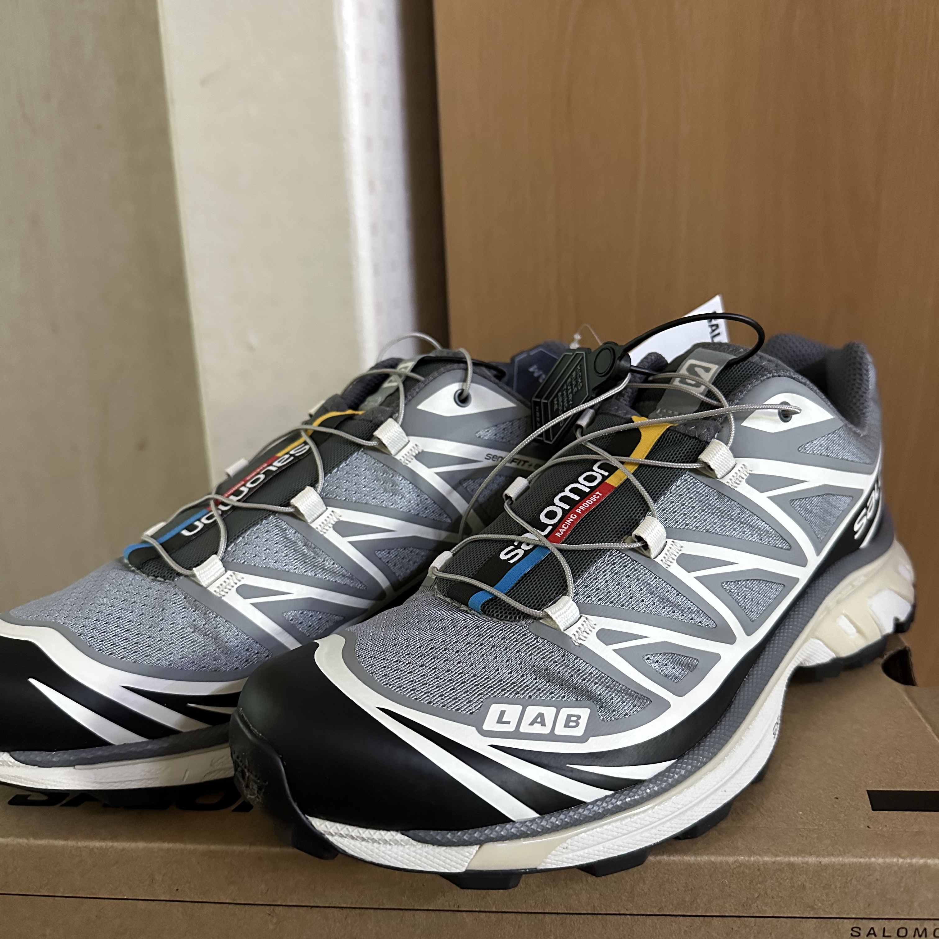 Salomon XT-6 Recut Phantom Vanilla Ice 착용 스타일