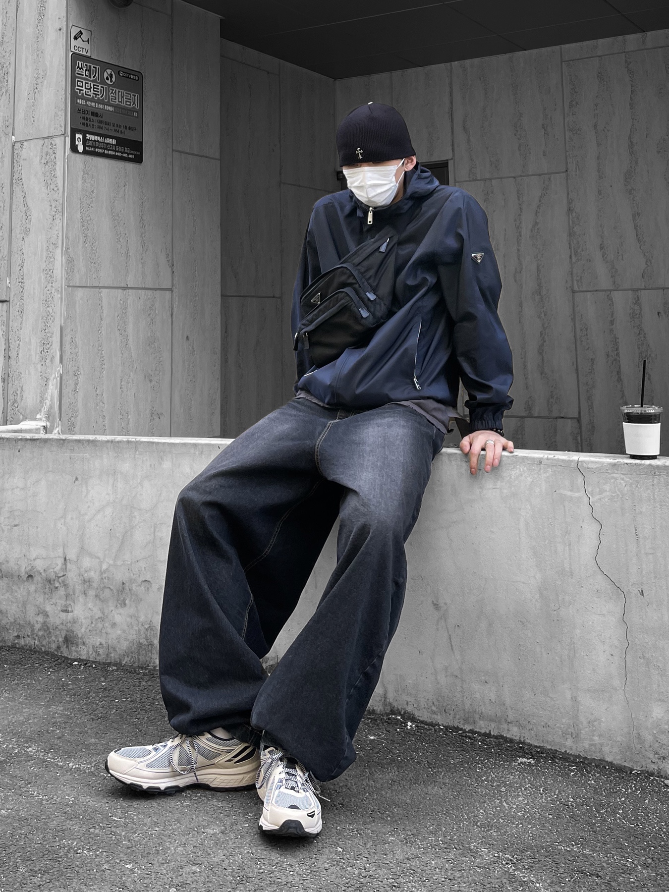 Asics Gel-Venture 6 Feather Grey Black 착용 스타일 - 1