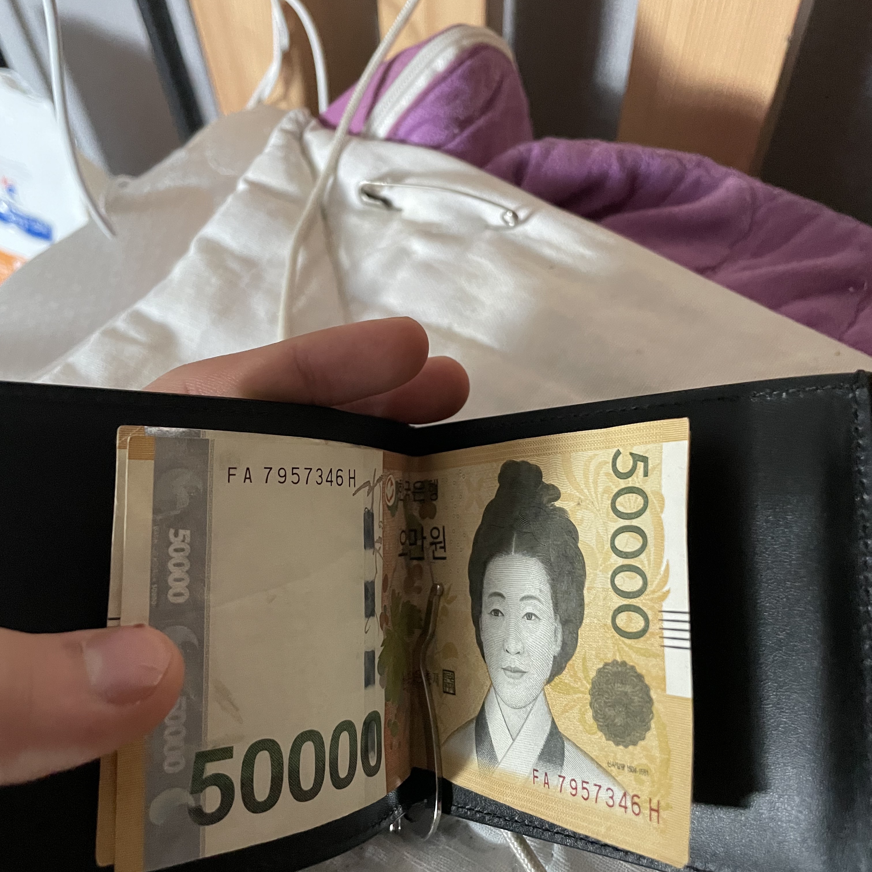 Maison Margiela Tri-Fold Money Clip Wallet Black 착용 스타일 - 3
