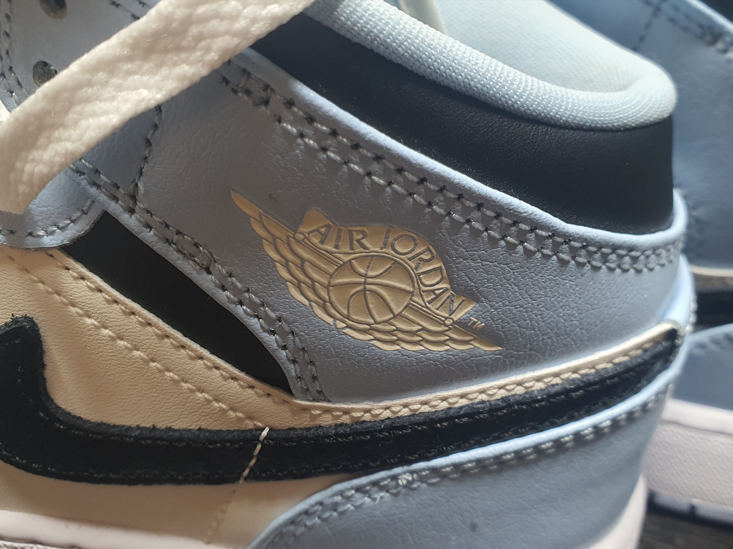 (GS) Jordan 1 Mid Ice Blue Black 착용 스타일 - 3