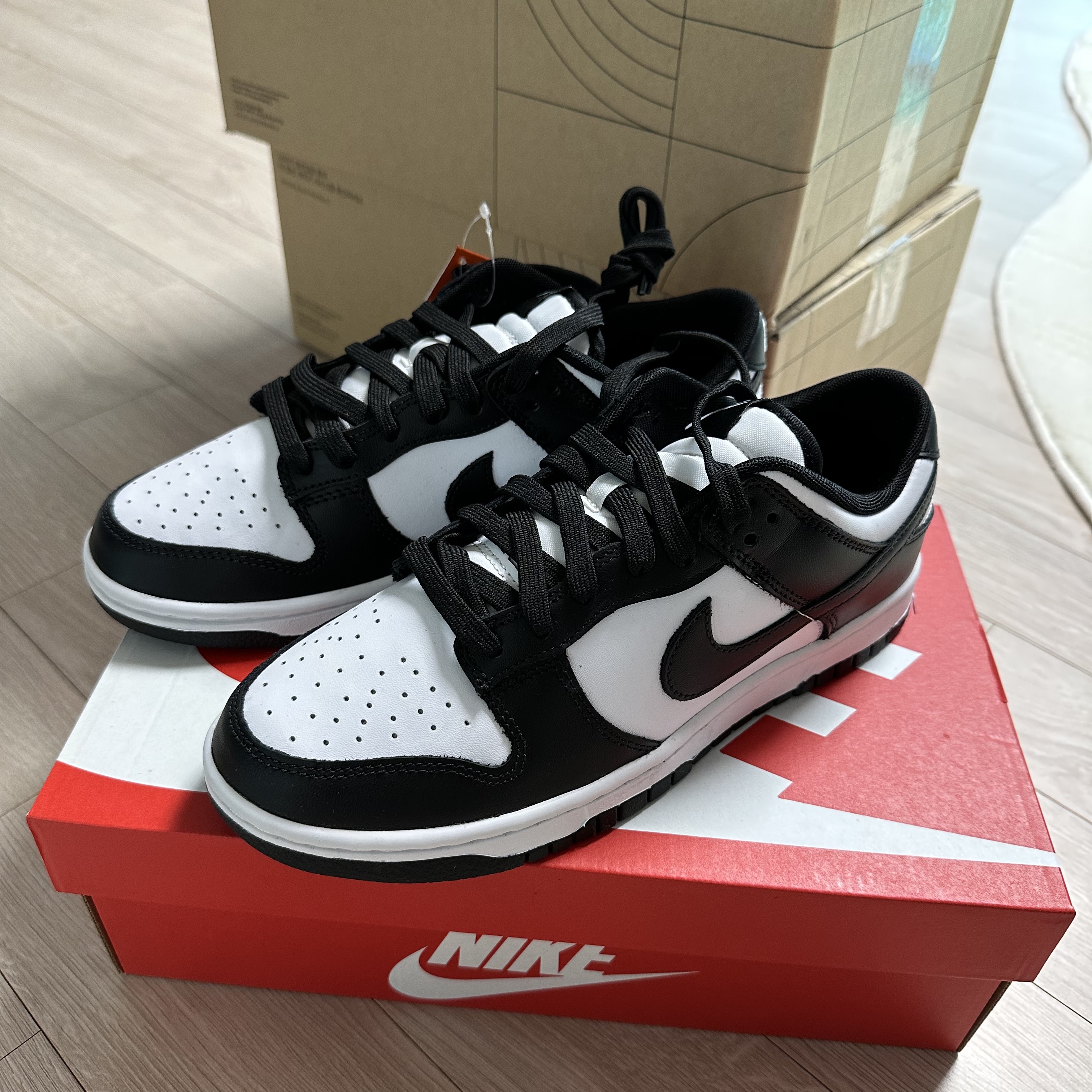Nike Dunk Low Retro Black 착용 스타일 - 1