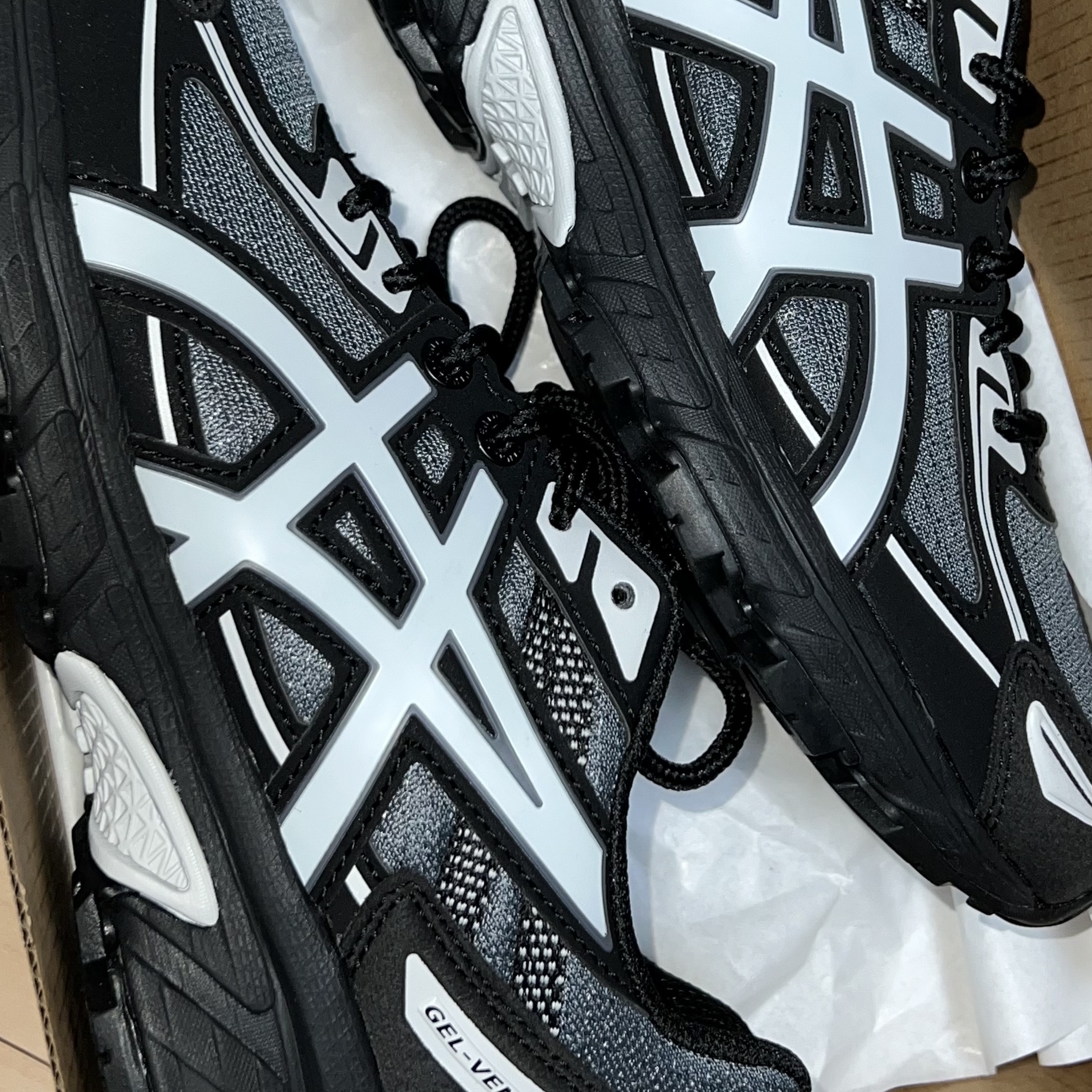Asics Gel-Venture 6 Carrier Grey 착용 스타일