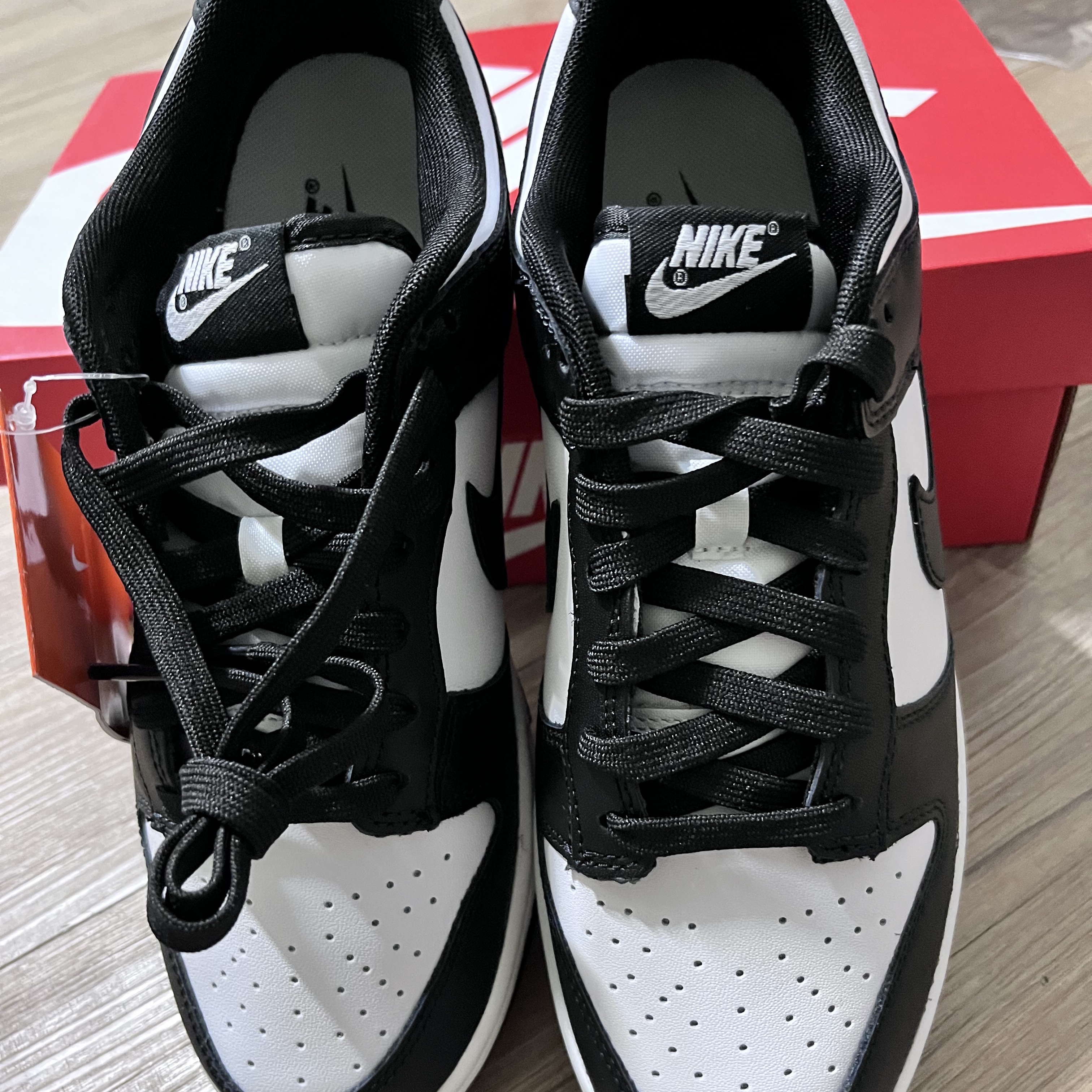 Nike Dunk Low Retro Black 착용 스타일 - 2