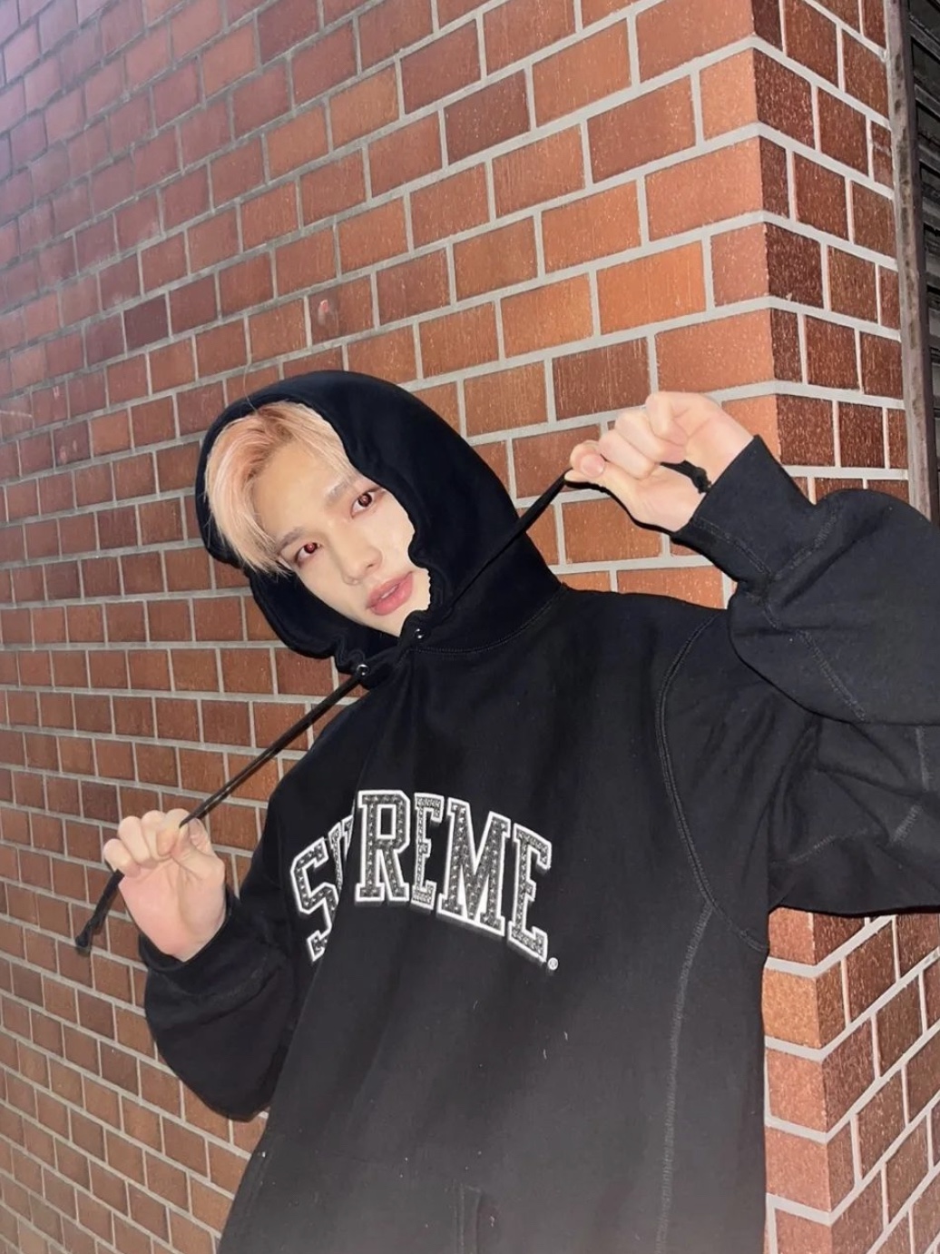 Supreme Stars Arc Hooded Sweatshirt Black - 22SS 착용 스타일 - 1