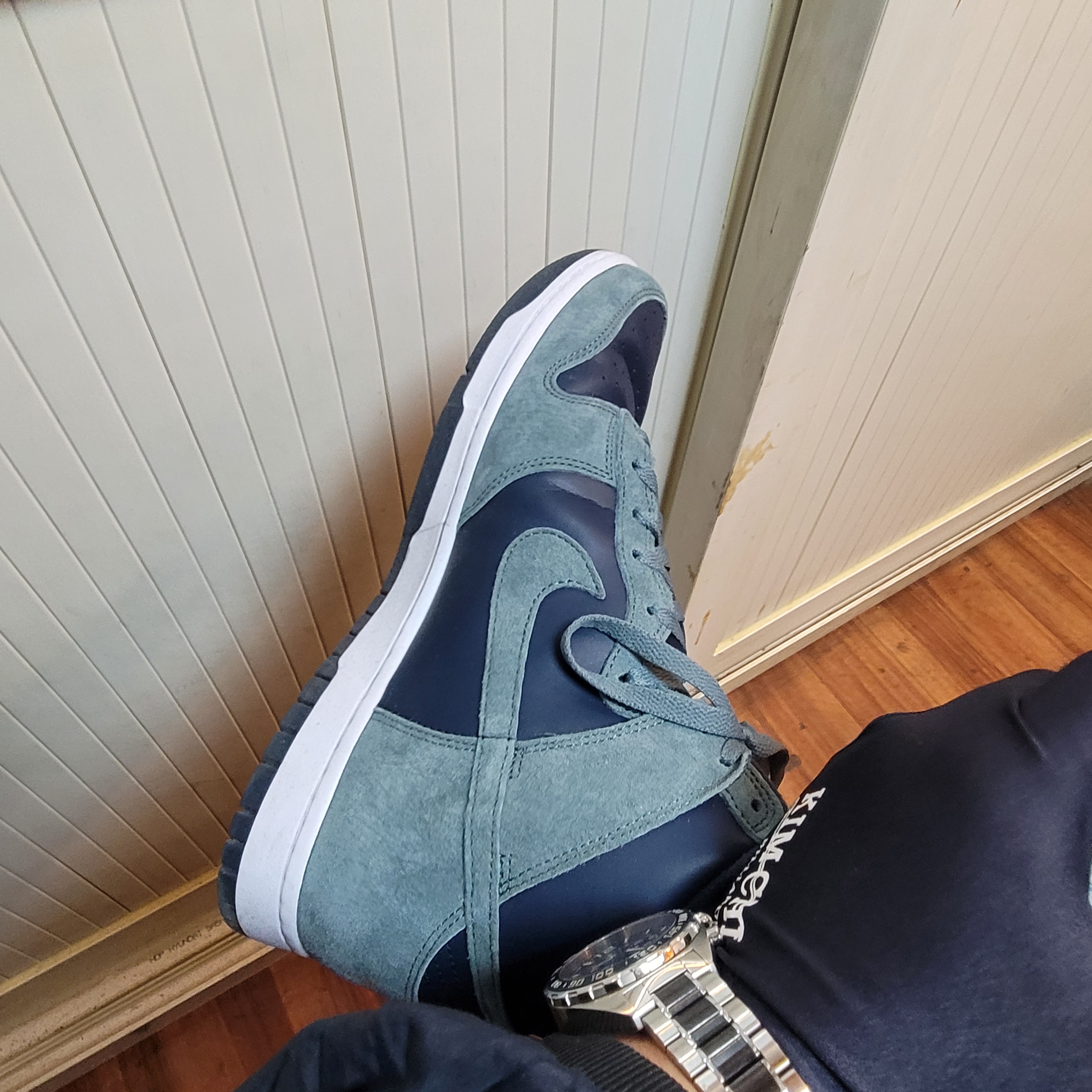 Nike Dunk High Retro PRM Armory Navy and Mineral Slate 착용 스타일
