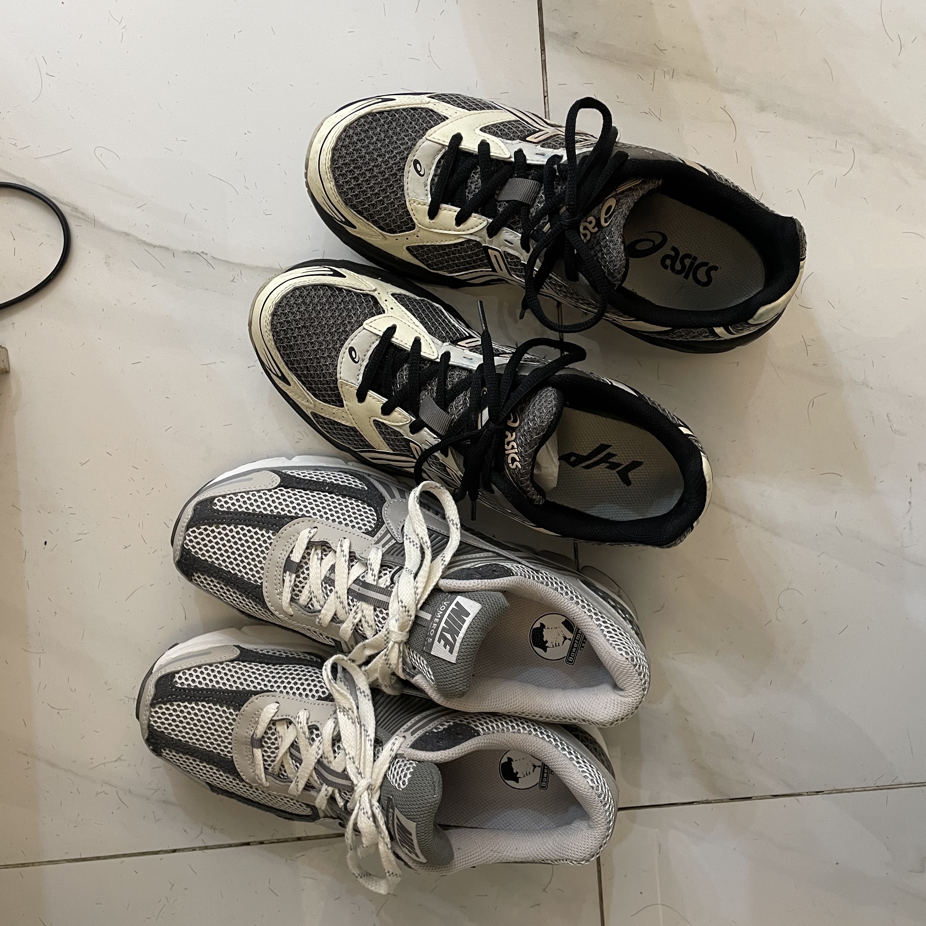 Nike Zoom Vomero 5 PRM Light Iron Ore and Flat Fewter, Asics x I4P Gel-1130 Mink Glacier Grey 착용 스타일 - 2