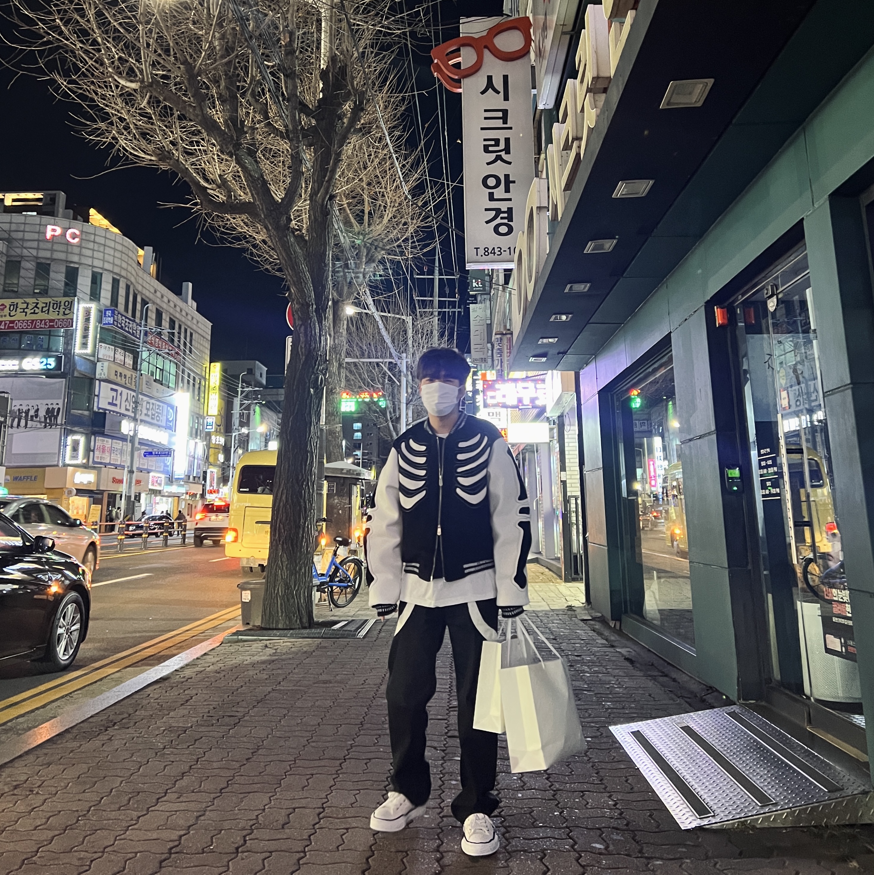 Maison Mihara Yasuhiro Peterson OG Sole Canvas Low Sneakers White 착용 스타일 - 1