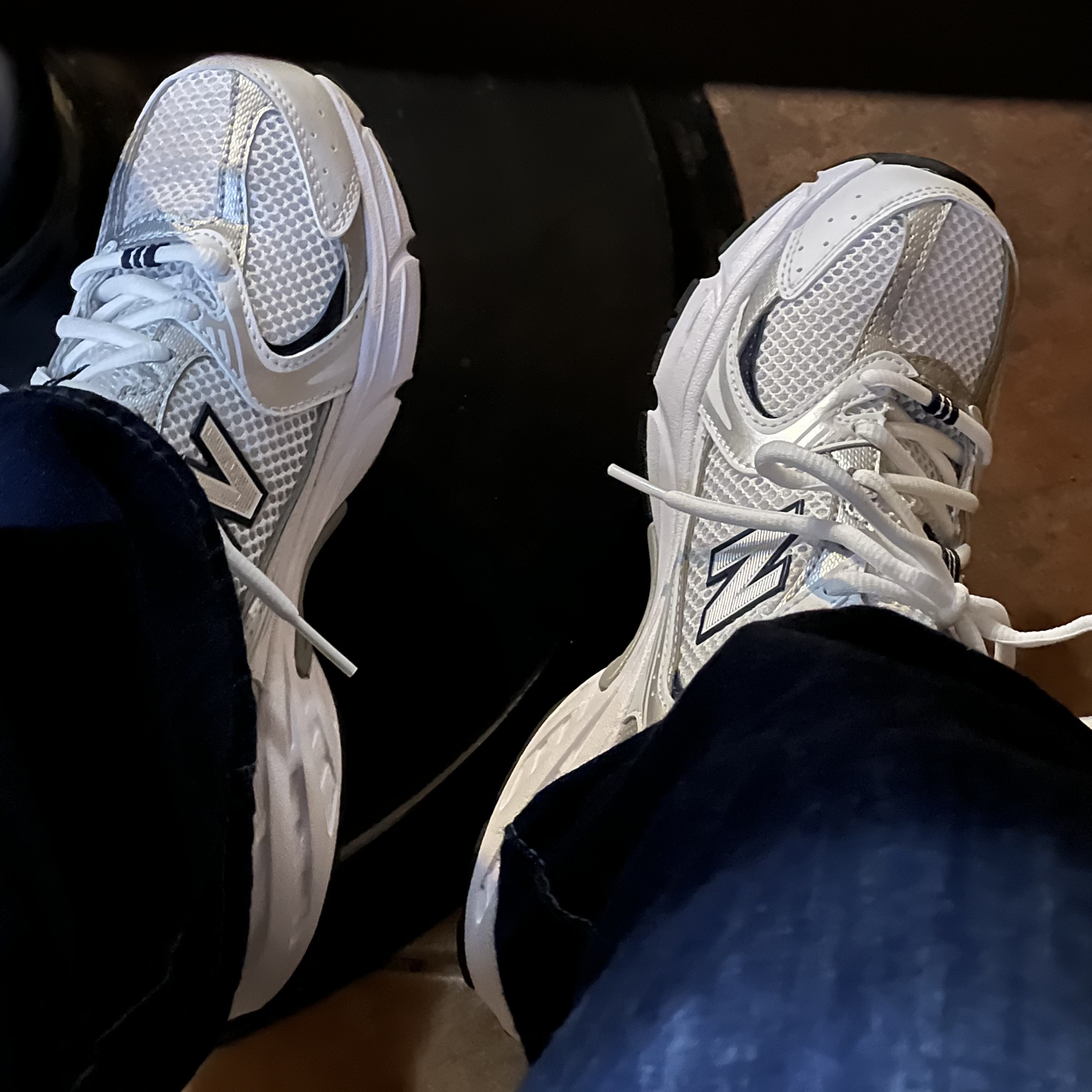 New Balance 530 White 착용 스타일