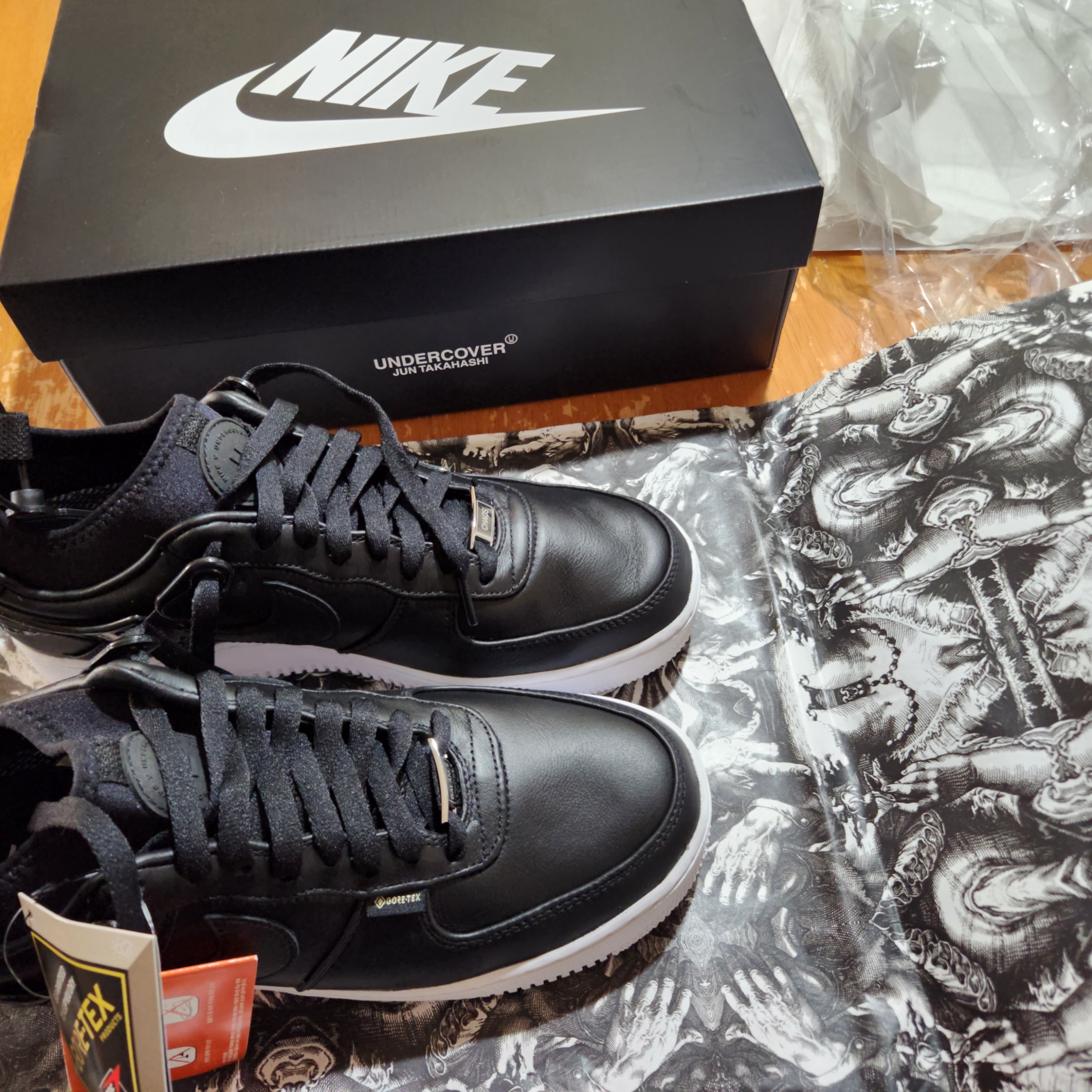Nike x Undercover Air Force 1 Low SP Black 착용 스타일 - 4