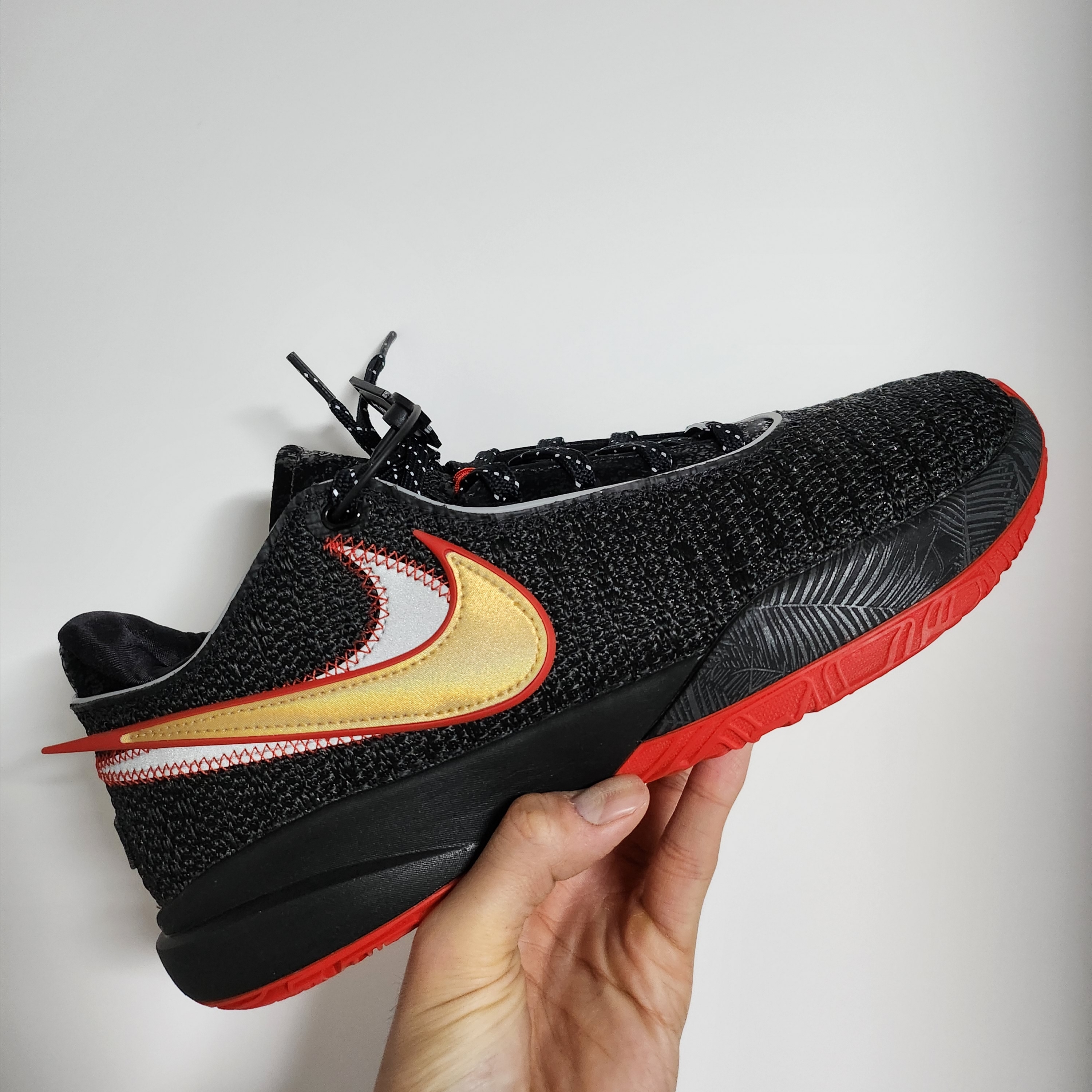 Nike LeBron XX EP Bred 착용 스타일