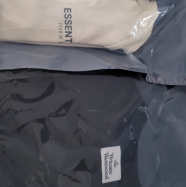 Vivienne Westwood Raglan Sweatshirt Black, (Kids) Essentials Long Sleeve T-Shirt Cream - 21SS 착용 스타일