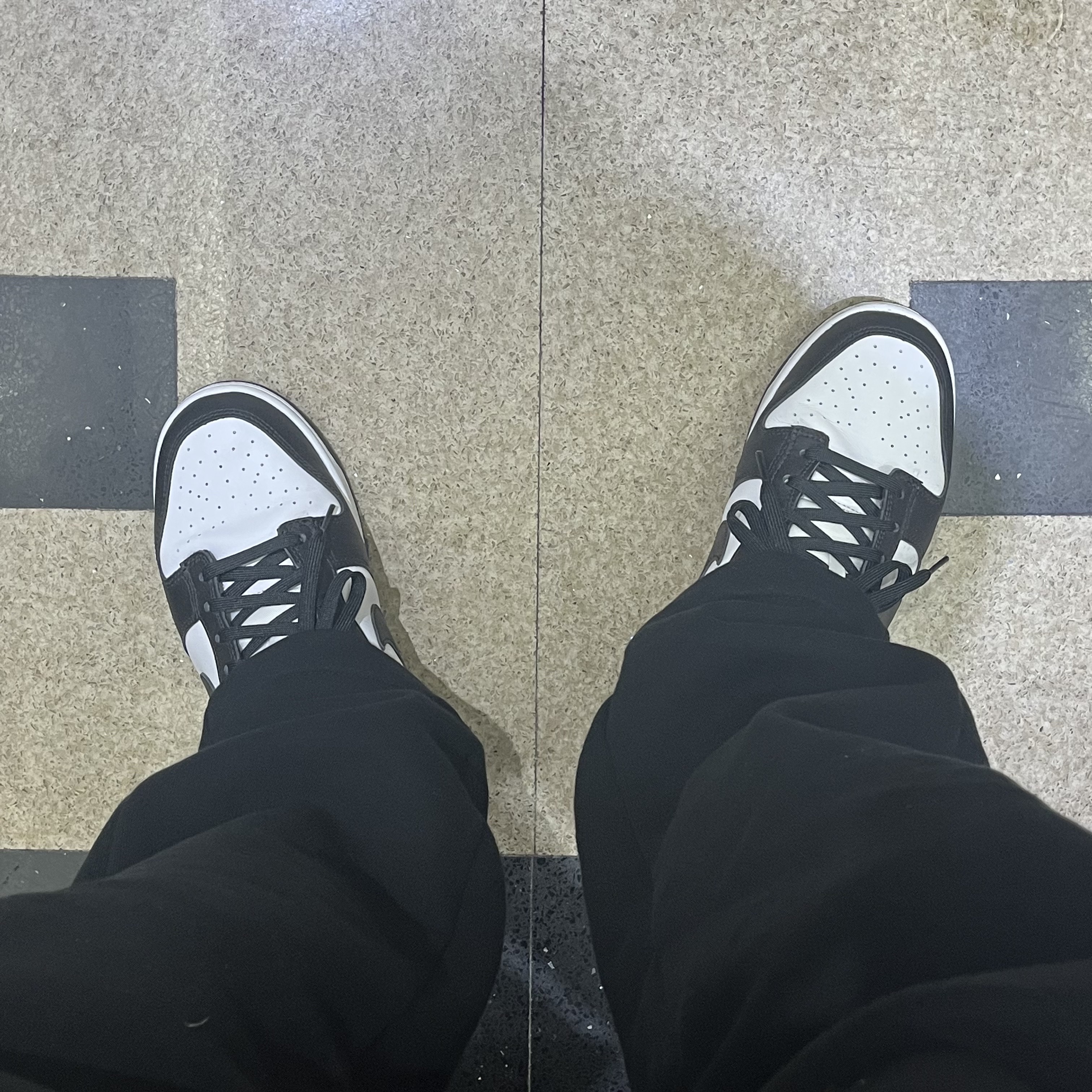 Nike Dunk Low Retro Black 착용 스타일