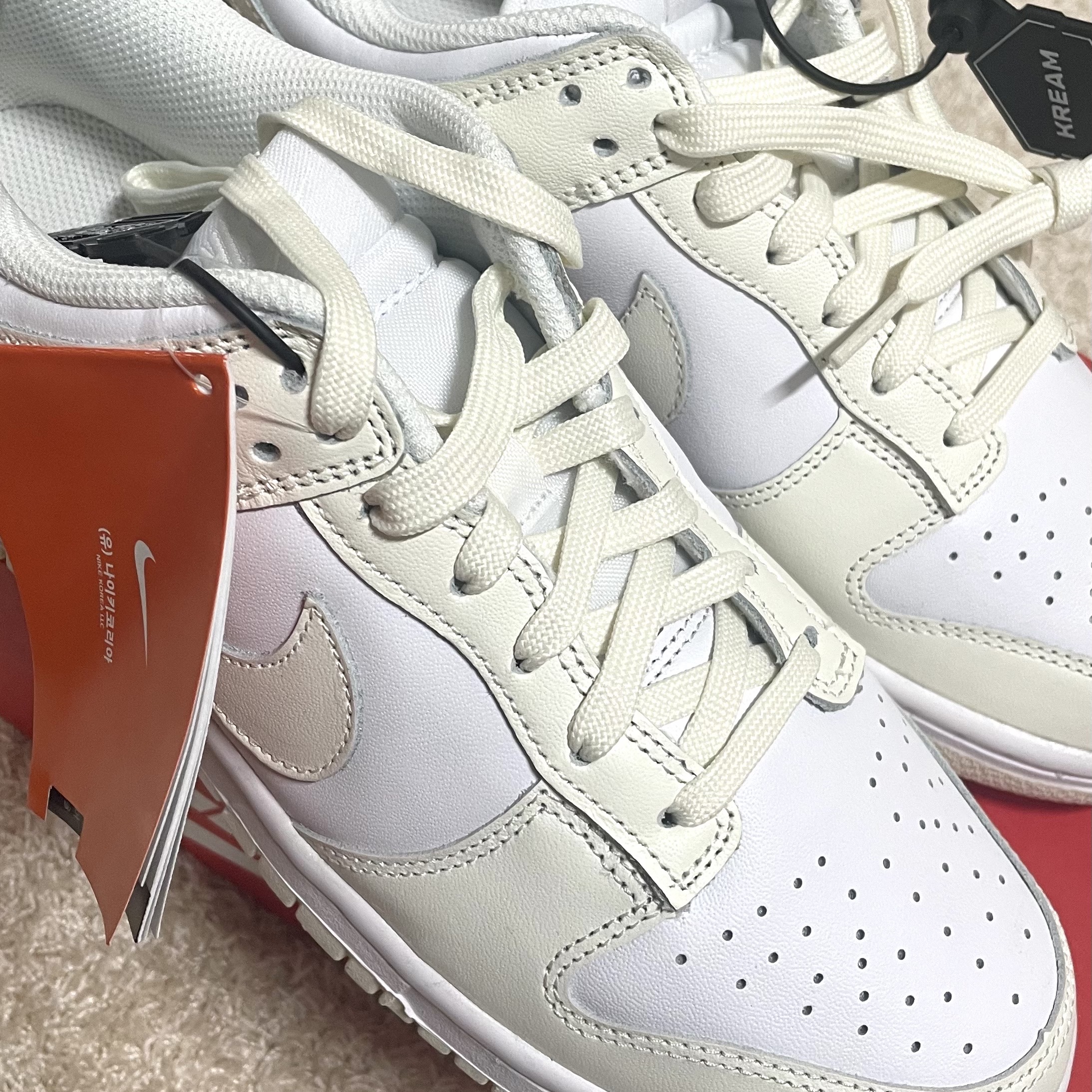(W) Nike Dunk Low White and Sail 착용 스타일